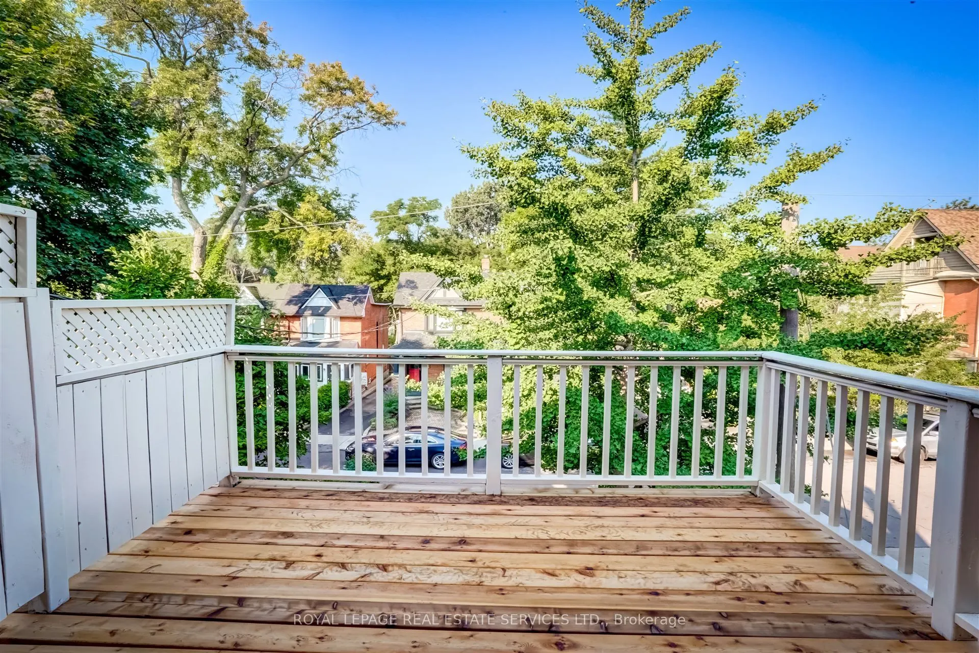 93 Medland Crescent