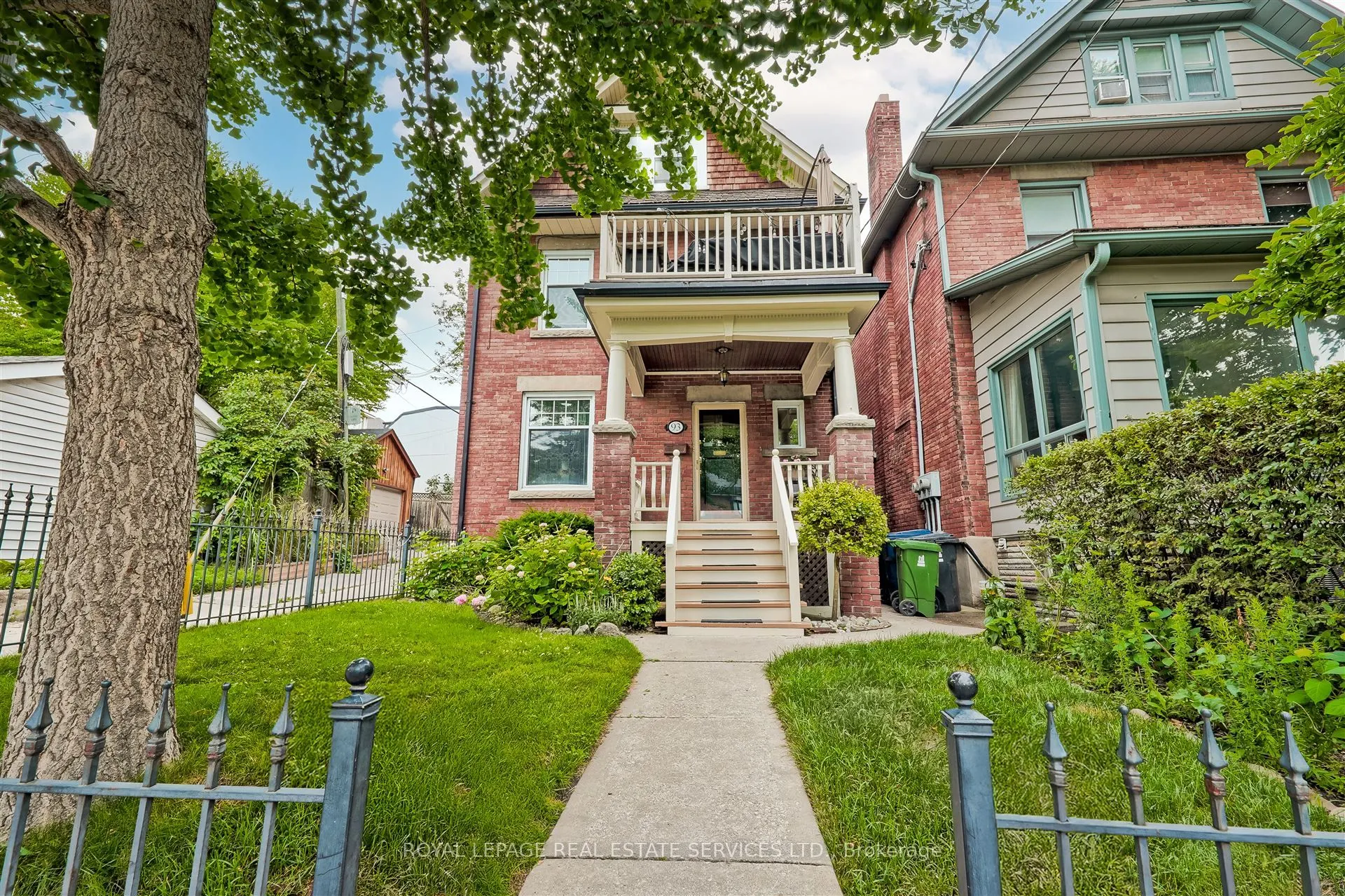 93 Medland Crescent