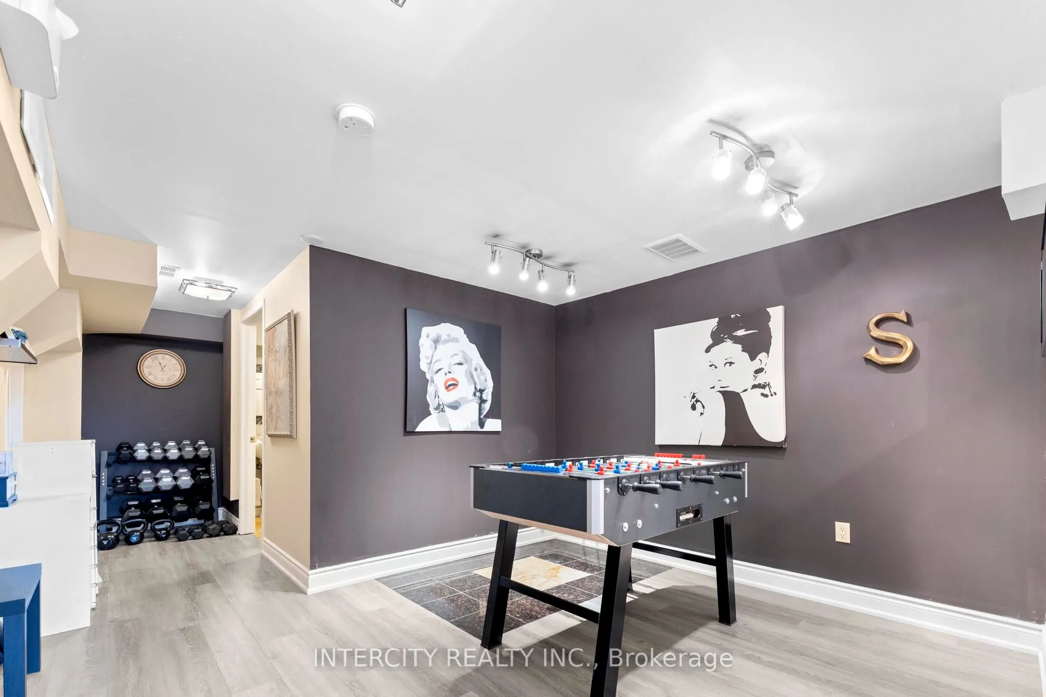 5409 Duchess Court