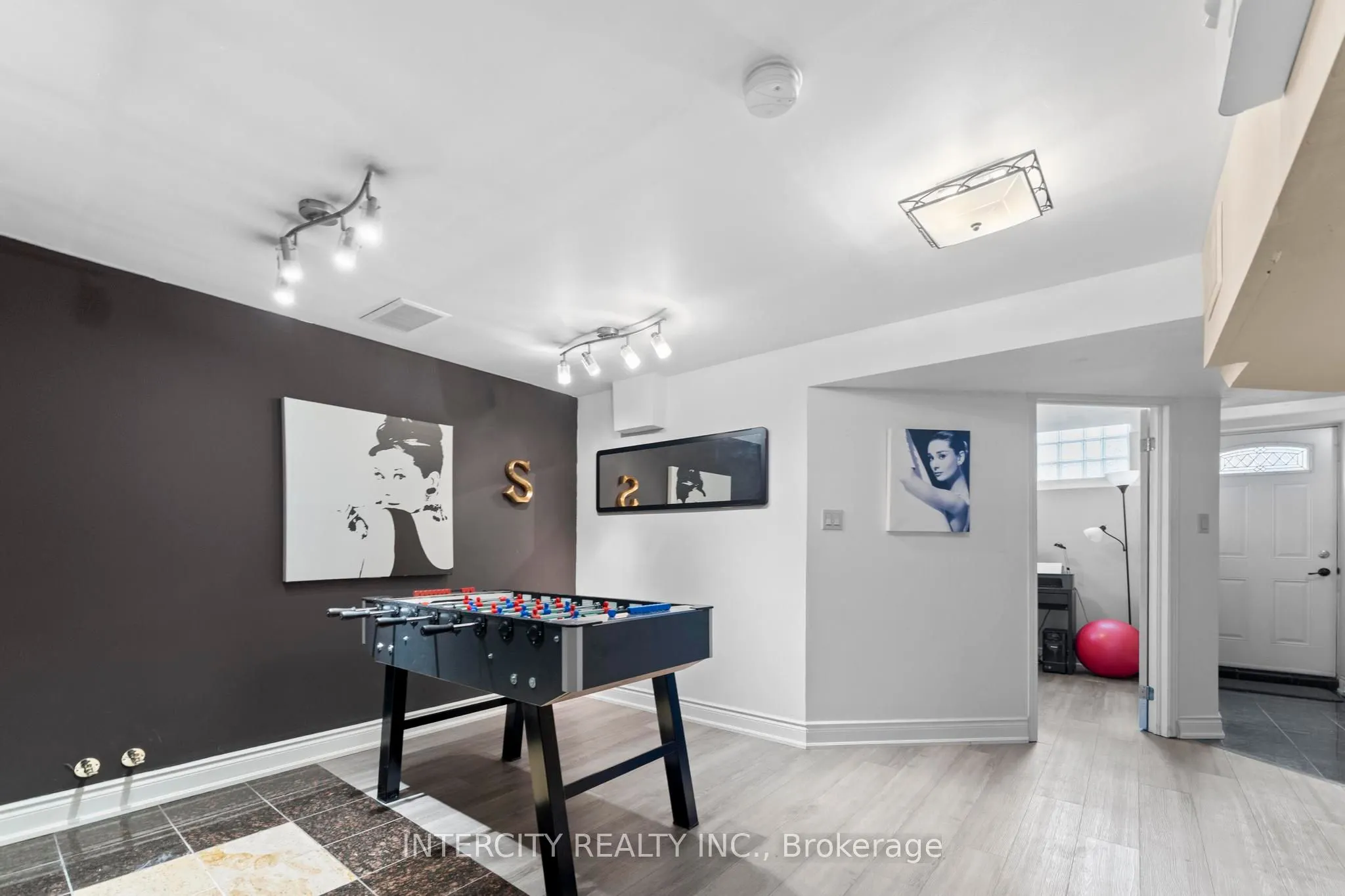 5409 Duchess Court