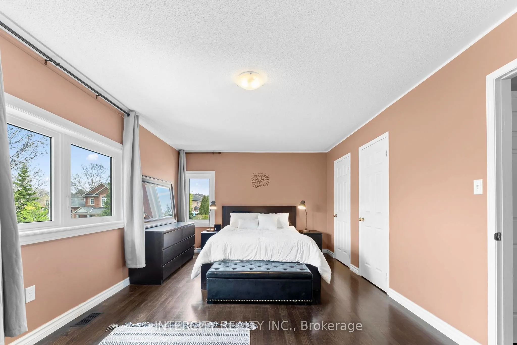 5409 Duchess Court