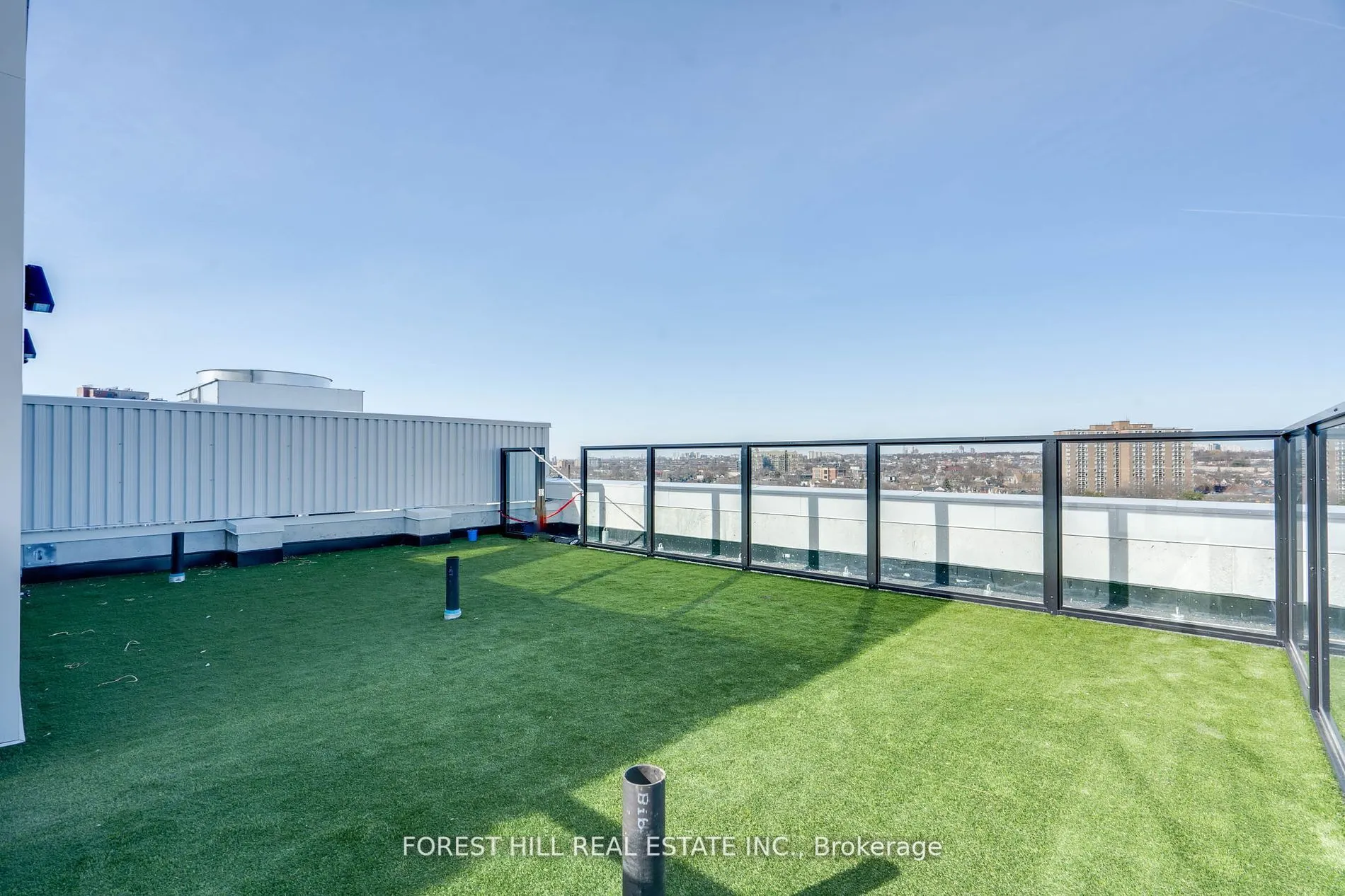 2720 Dundas Street W, #401
