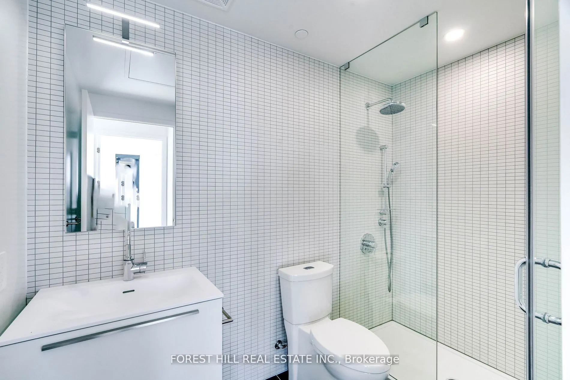 2720 Dundas Street W, #401