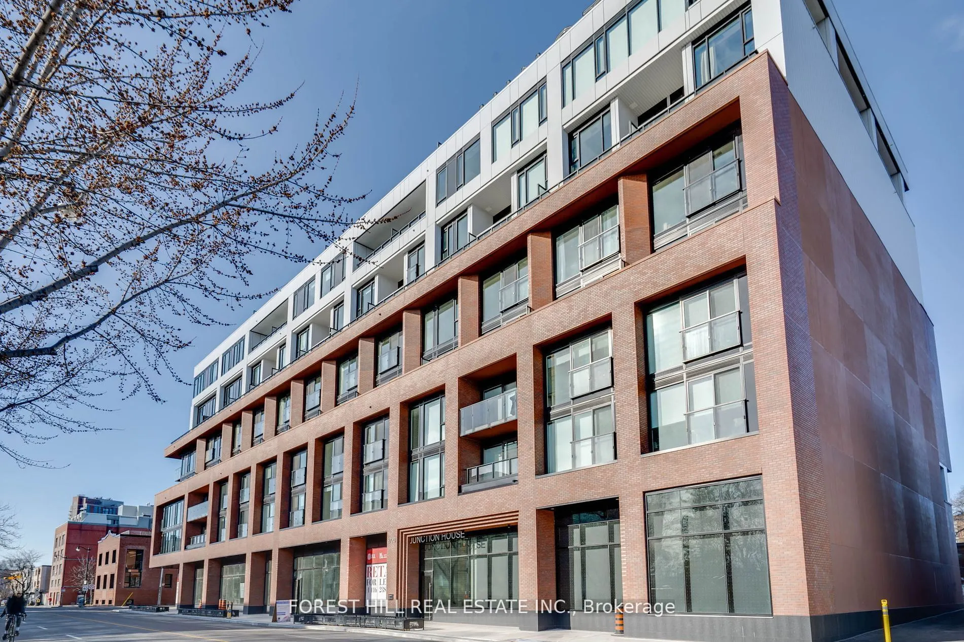2720 Dundas Street W, #401