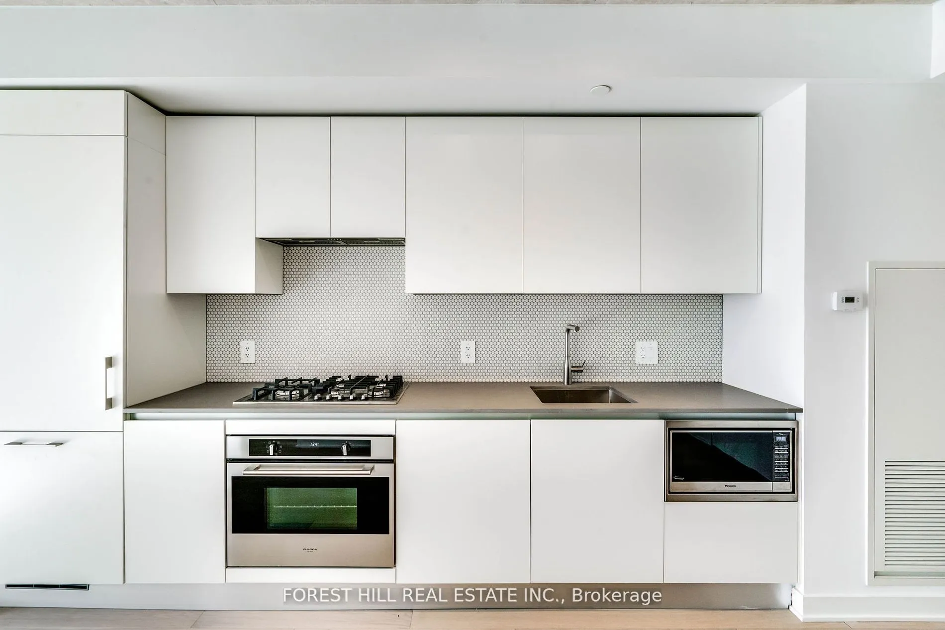 2720 Dundas Street W, #401