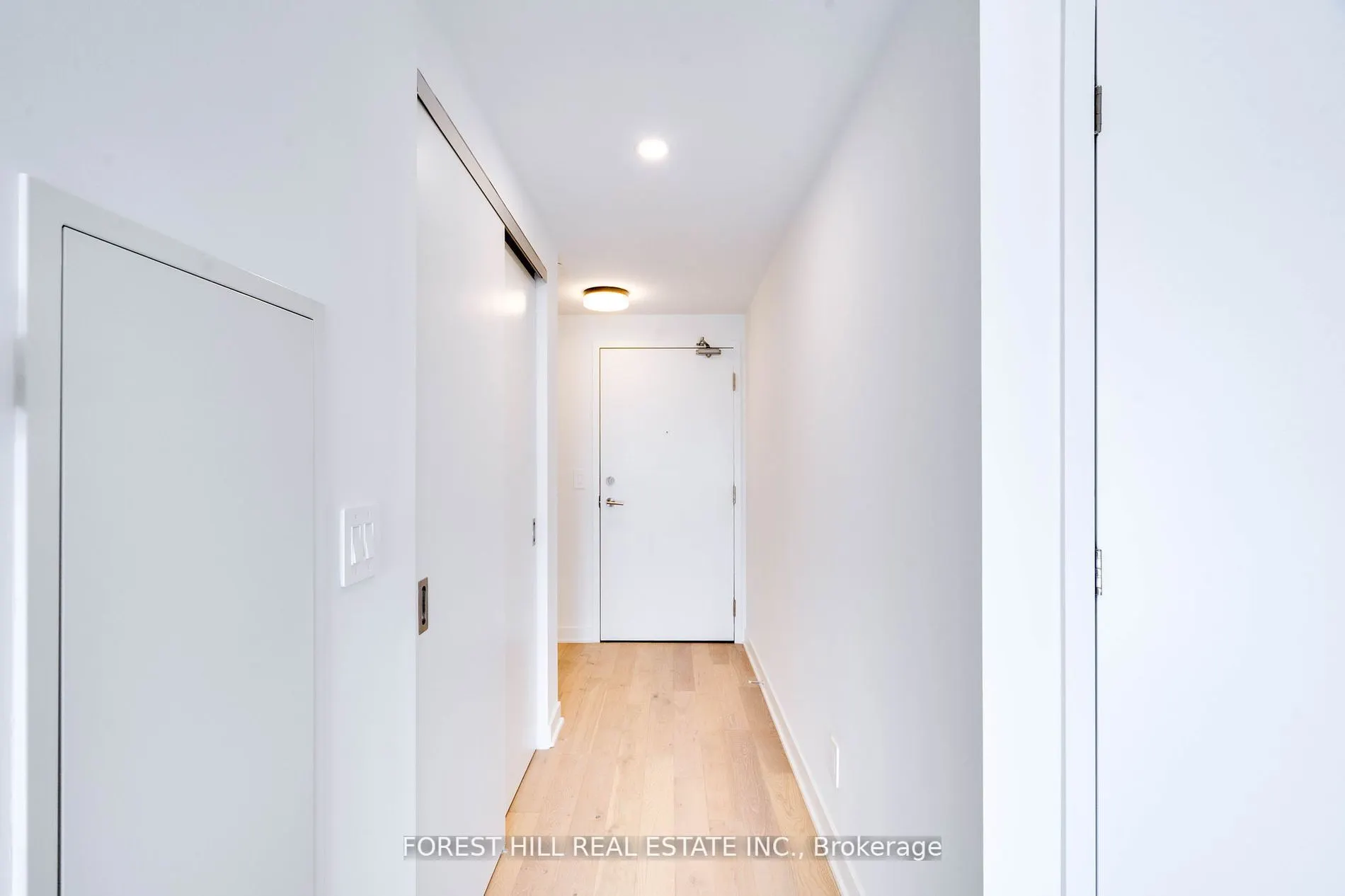 2720 Dundas Street W, #401