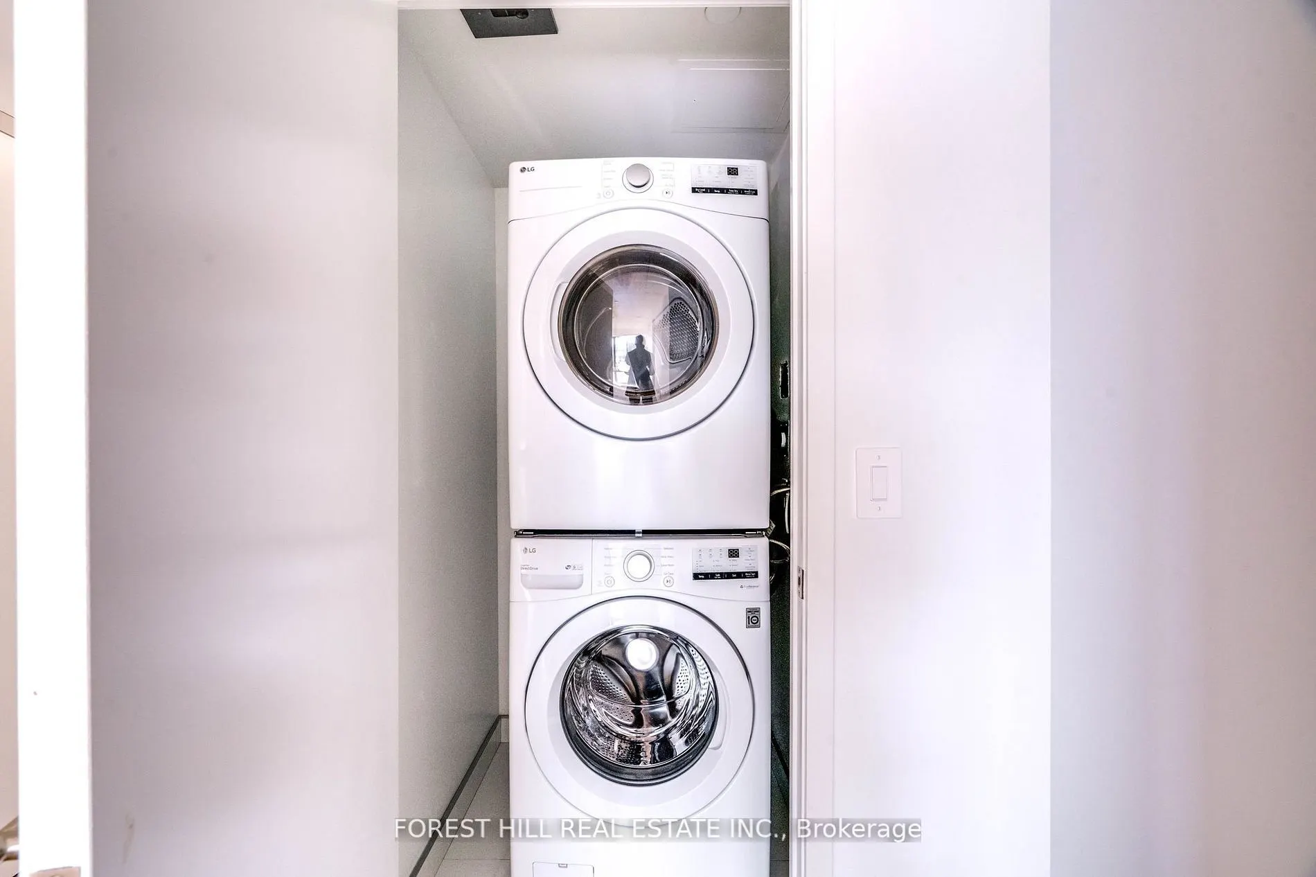 2720 Dundas Street W, #401