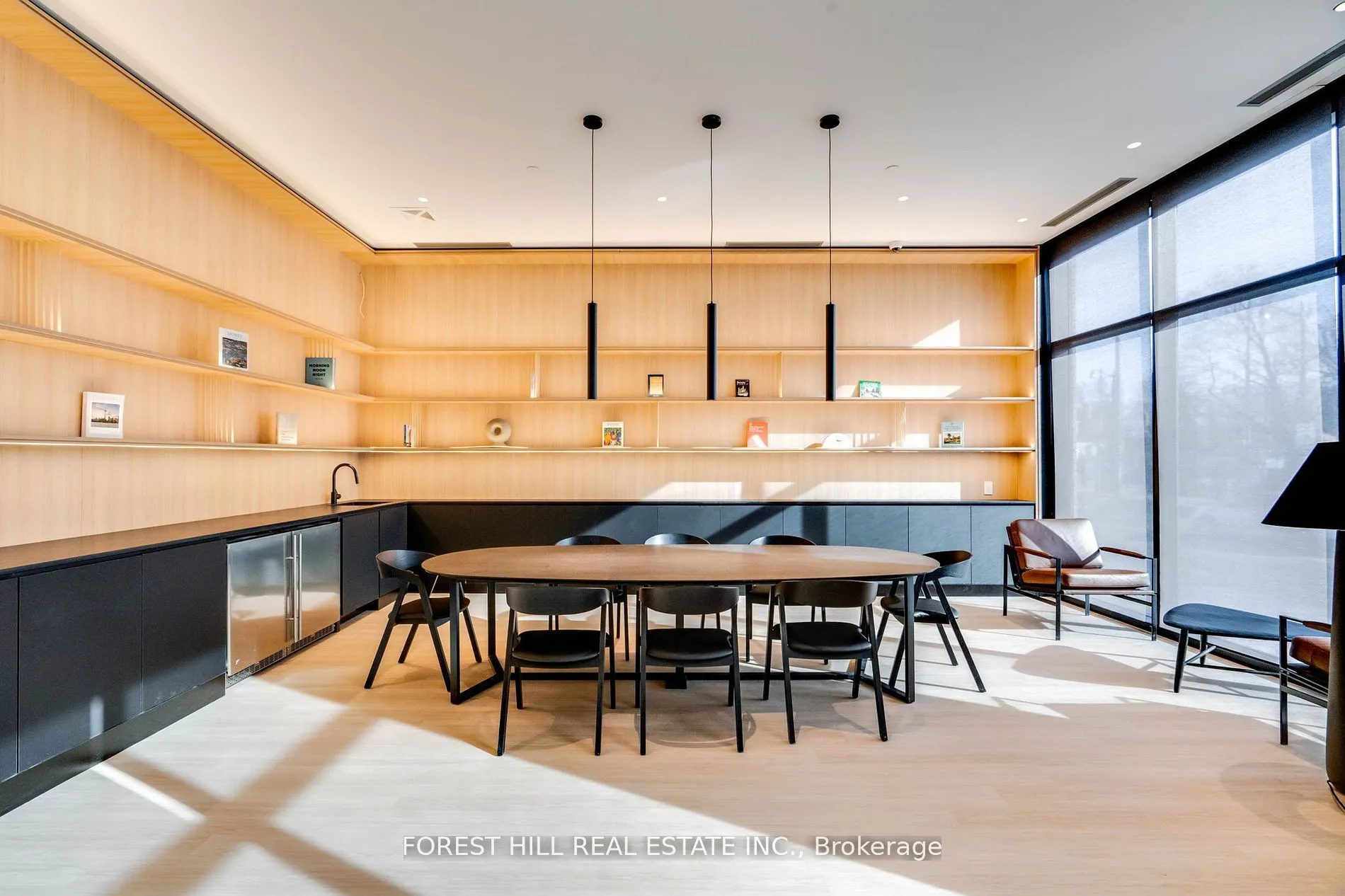 2720 Dundas Street W, #401