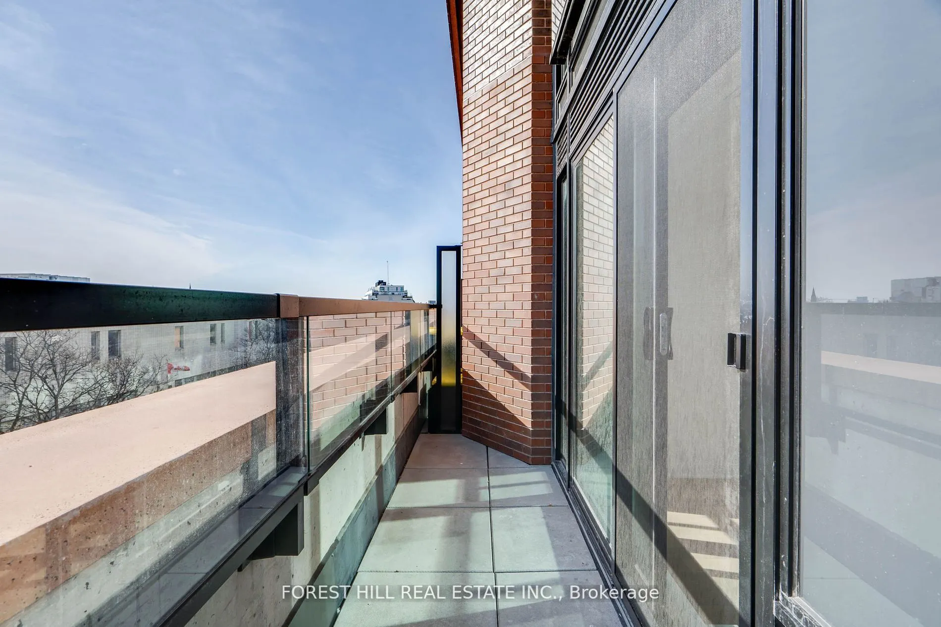 2720 Dundas Street W, #401