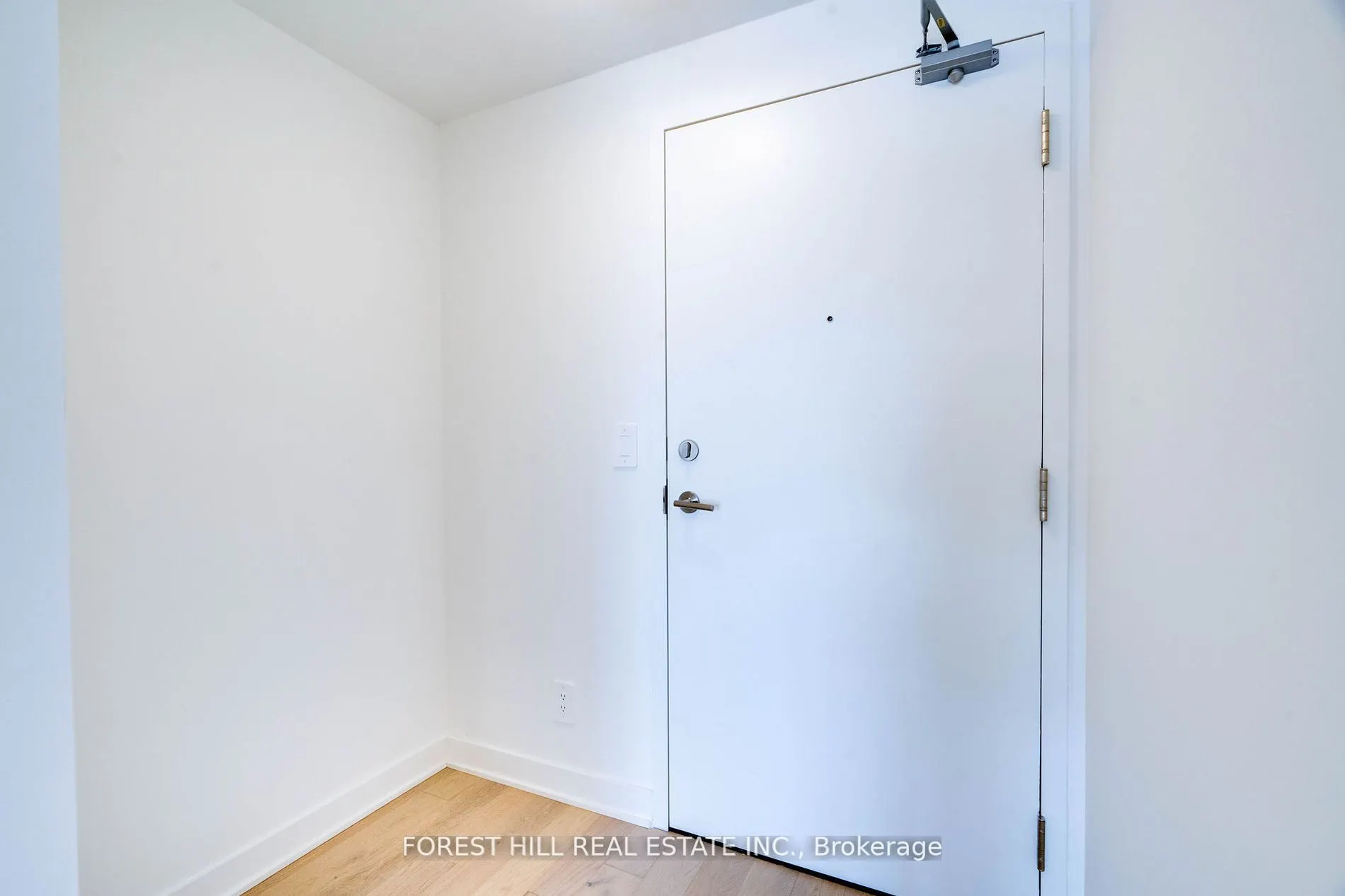 2720 Dundas Street W, #401