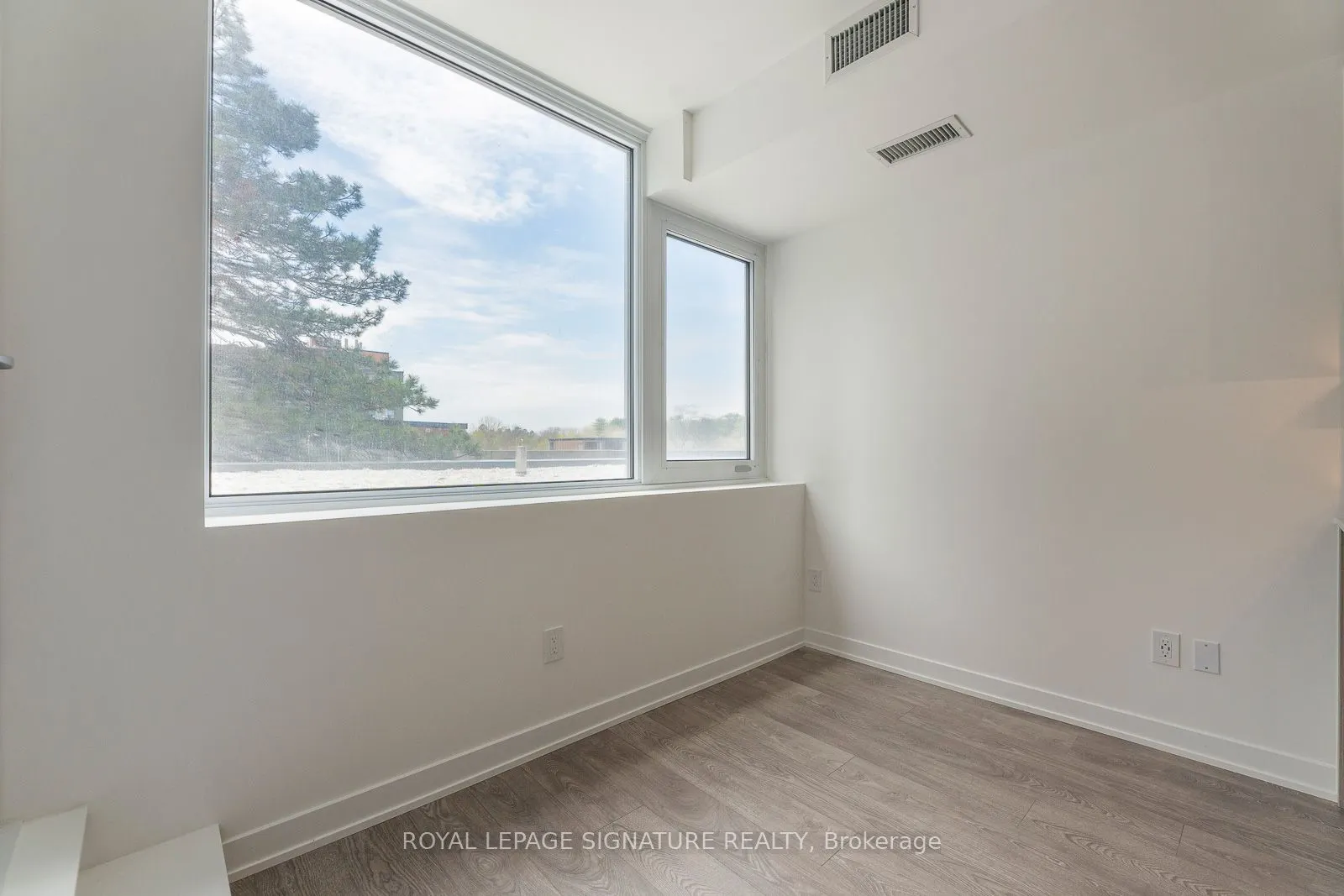 28 Ann Street, #215