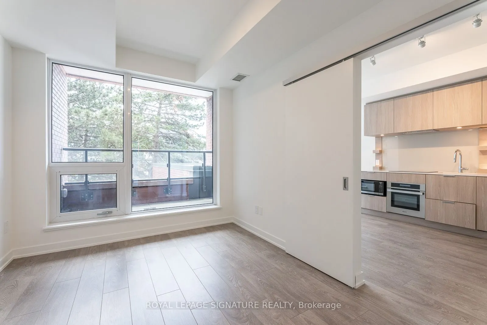 28 Ann Street, #215
