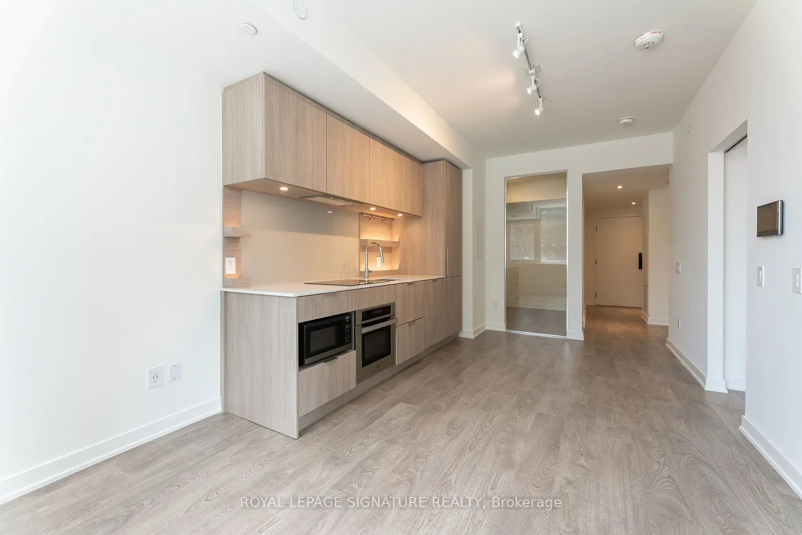 28 Ann Street, #215