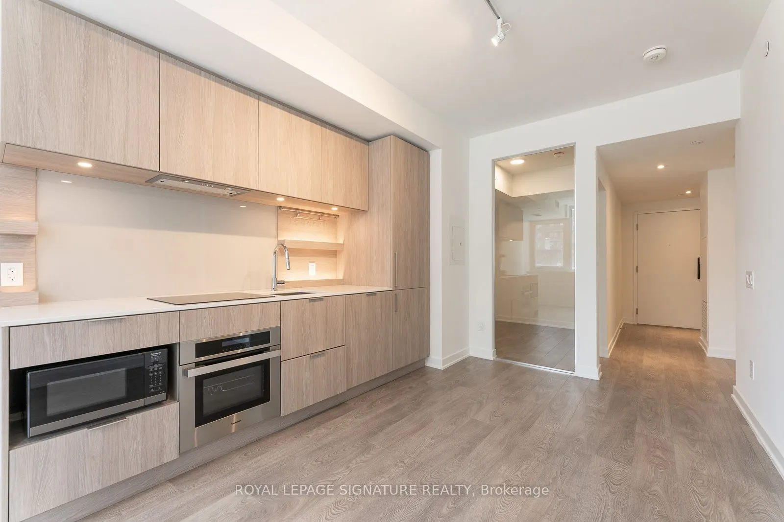 28 Ann Street, #215