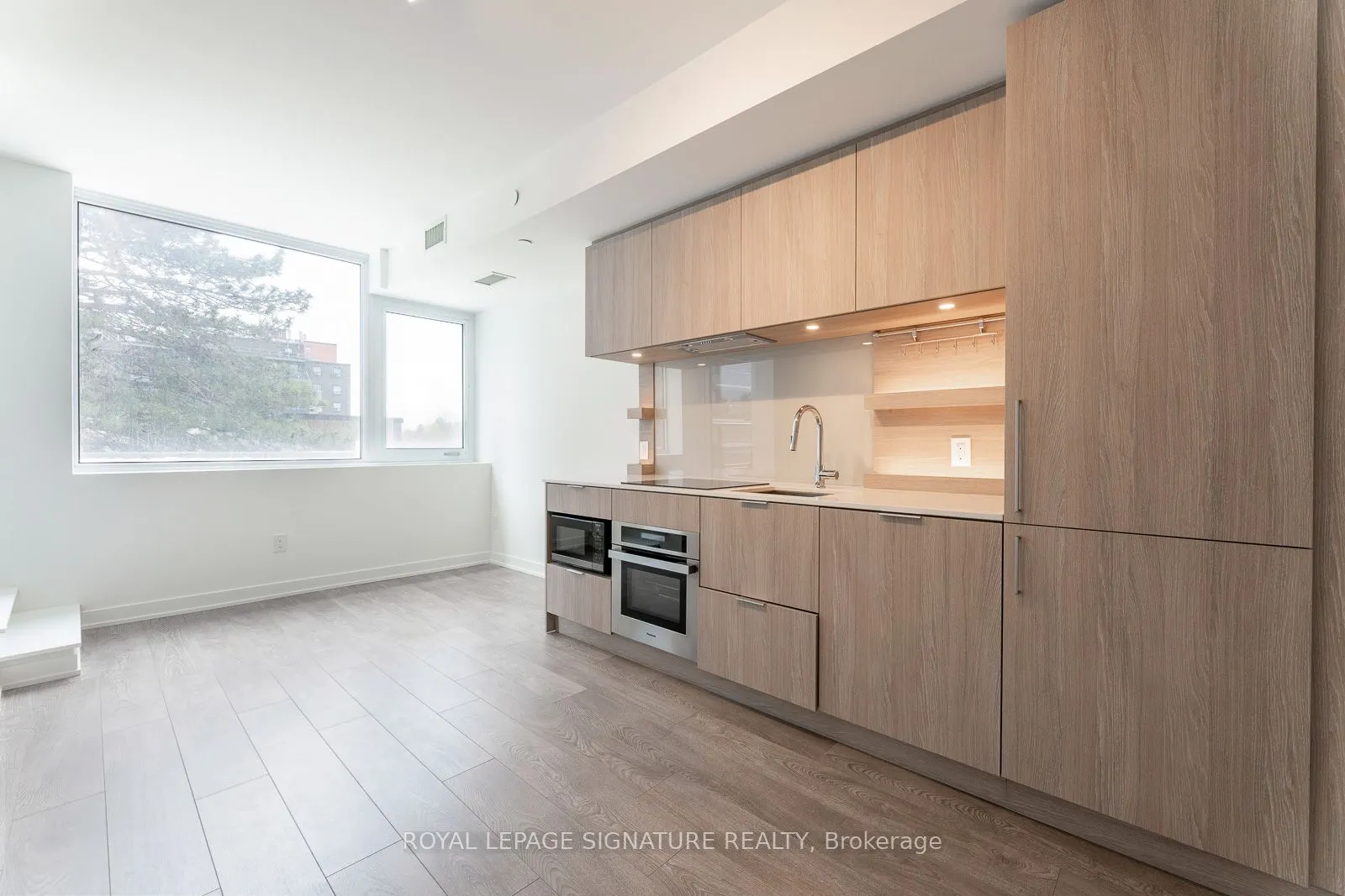 28 Ann Street, #215