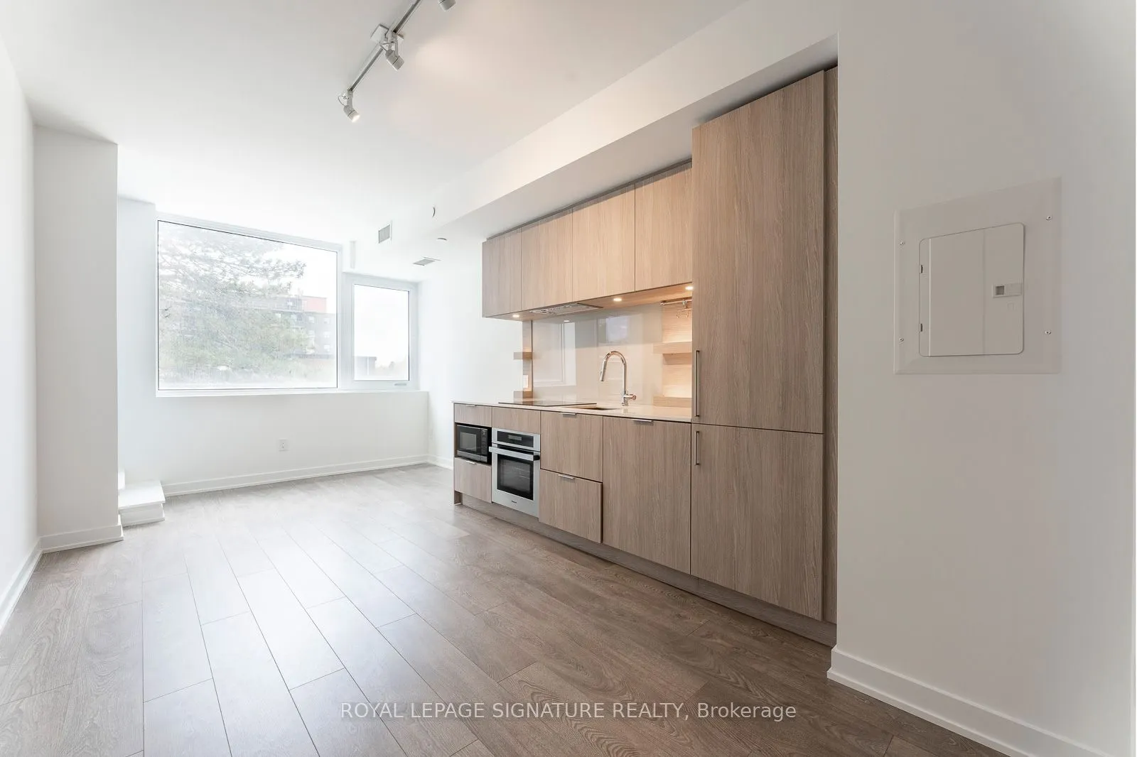 28 Ann Street, #215