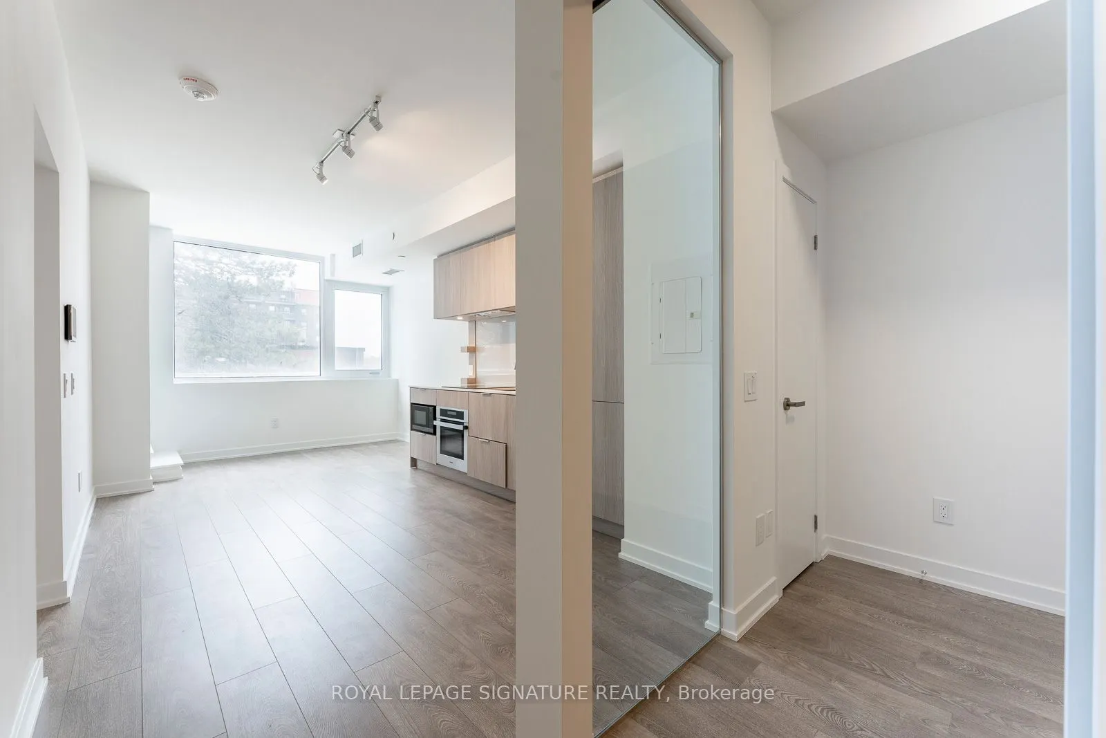 28 Ann Street, #215