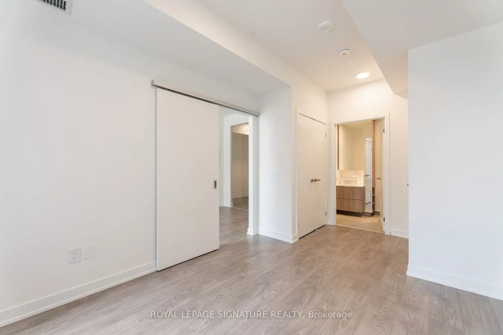 28 Ann Street, #215
