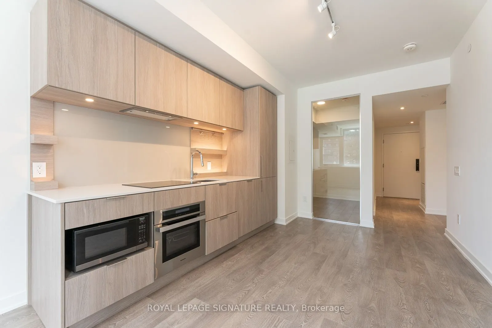 28 Ann Street, #215