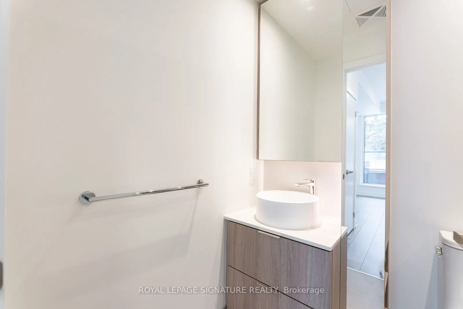 28 Ann Street, #215