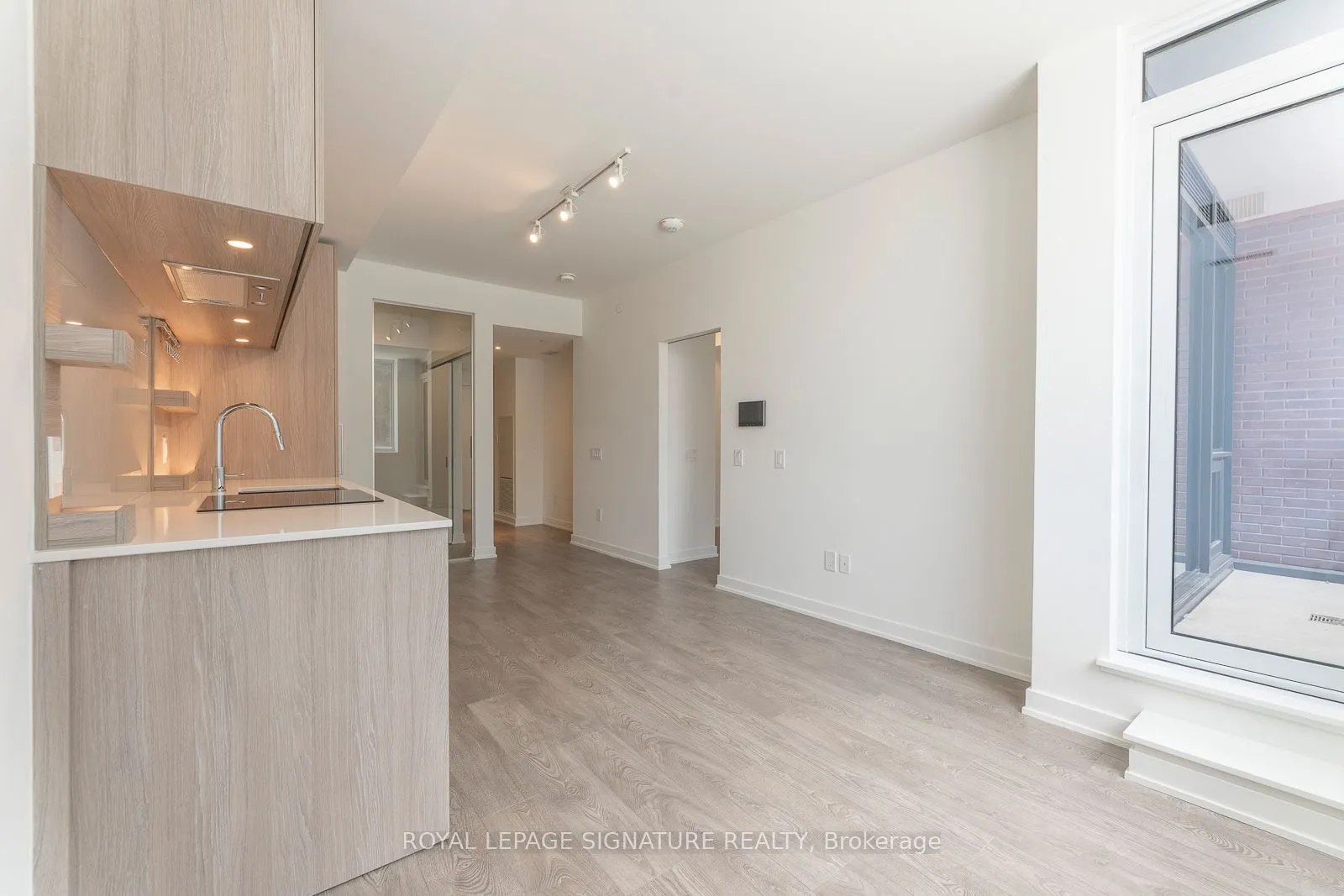 28 Ann Street, #215