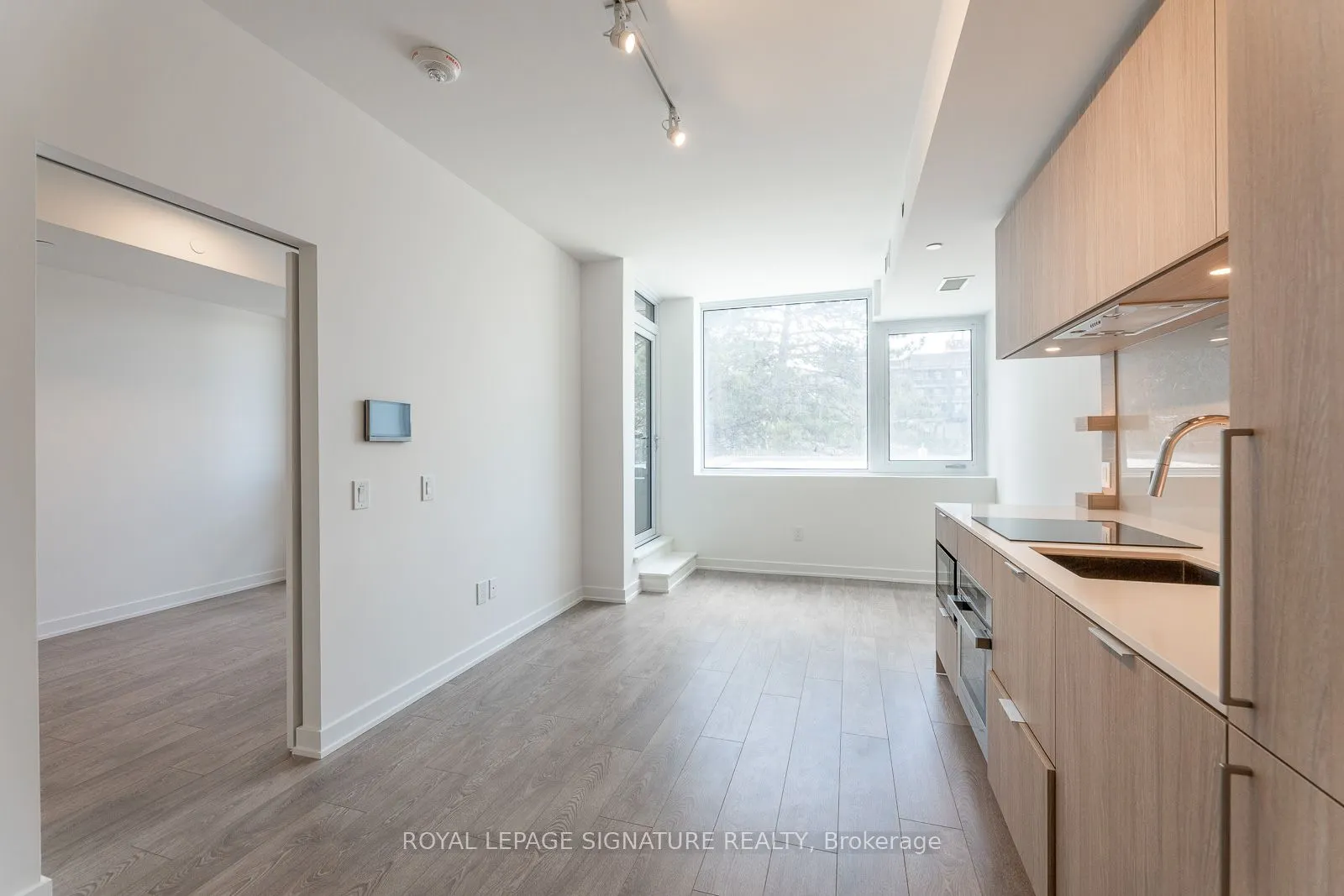 28 Ann Street, #215