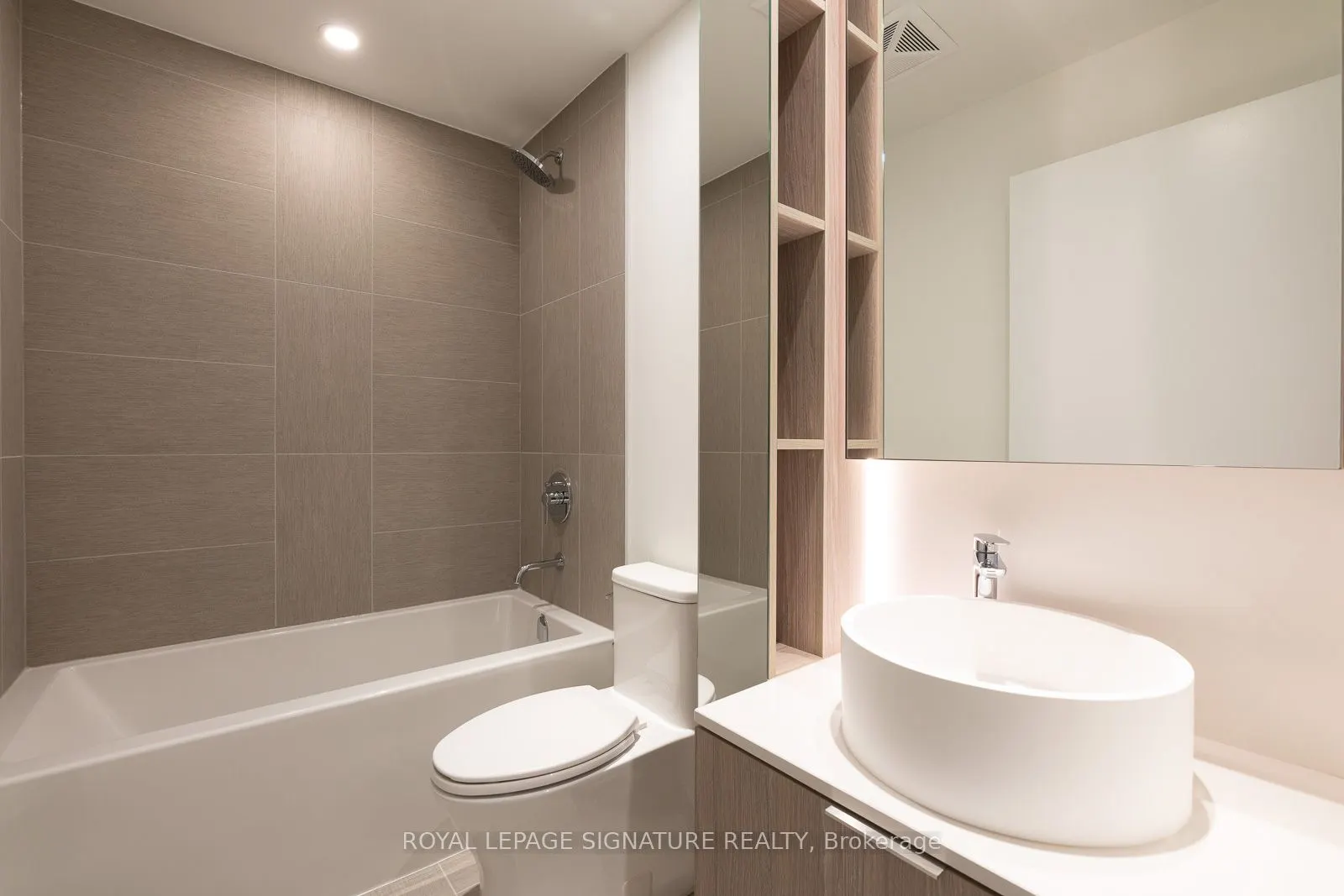 28 Ann Street, #215