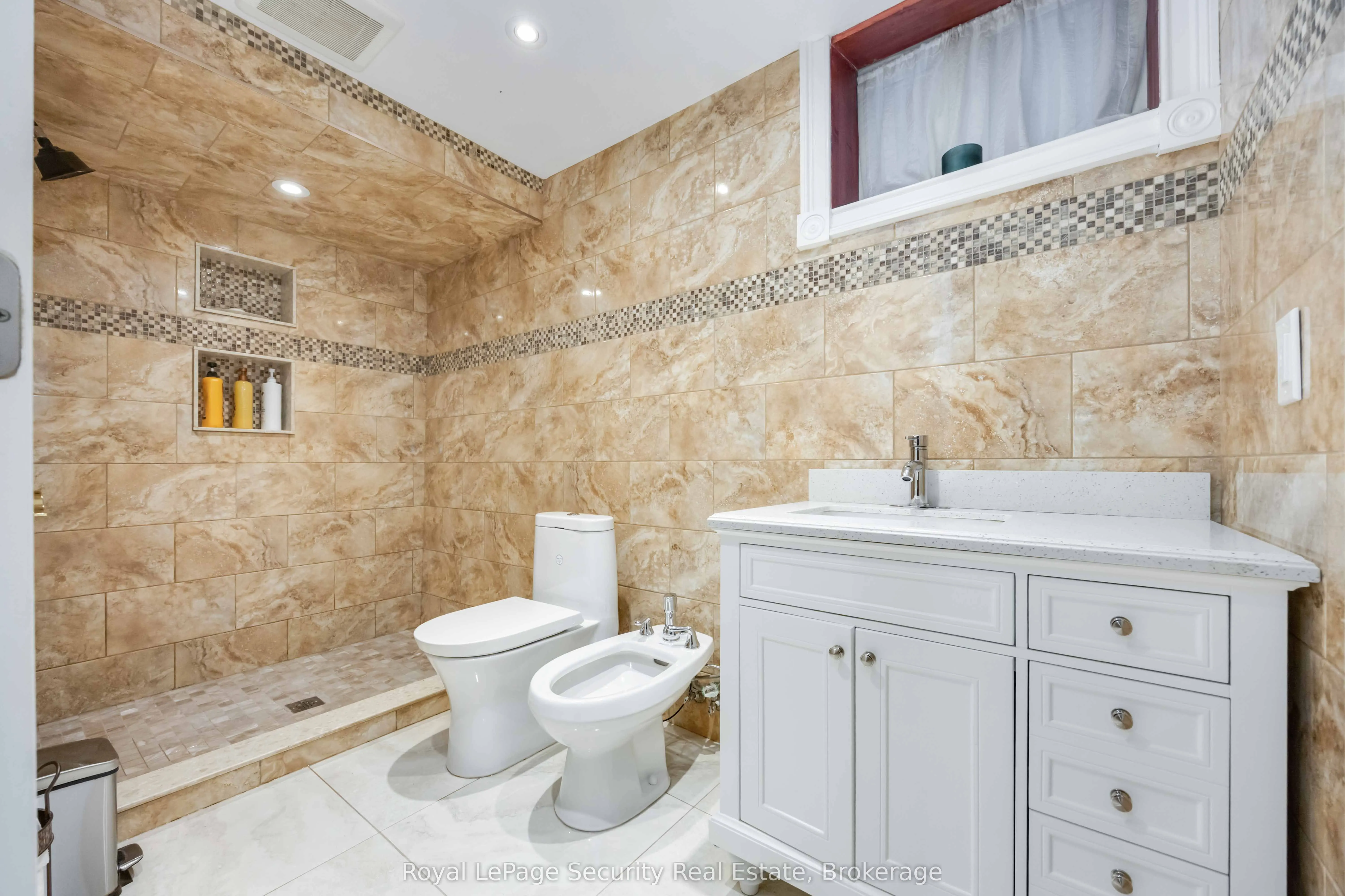 154 Caledonia Road