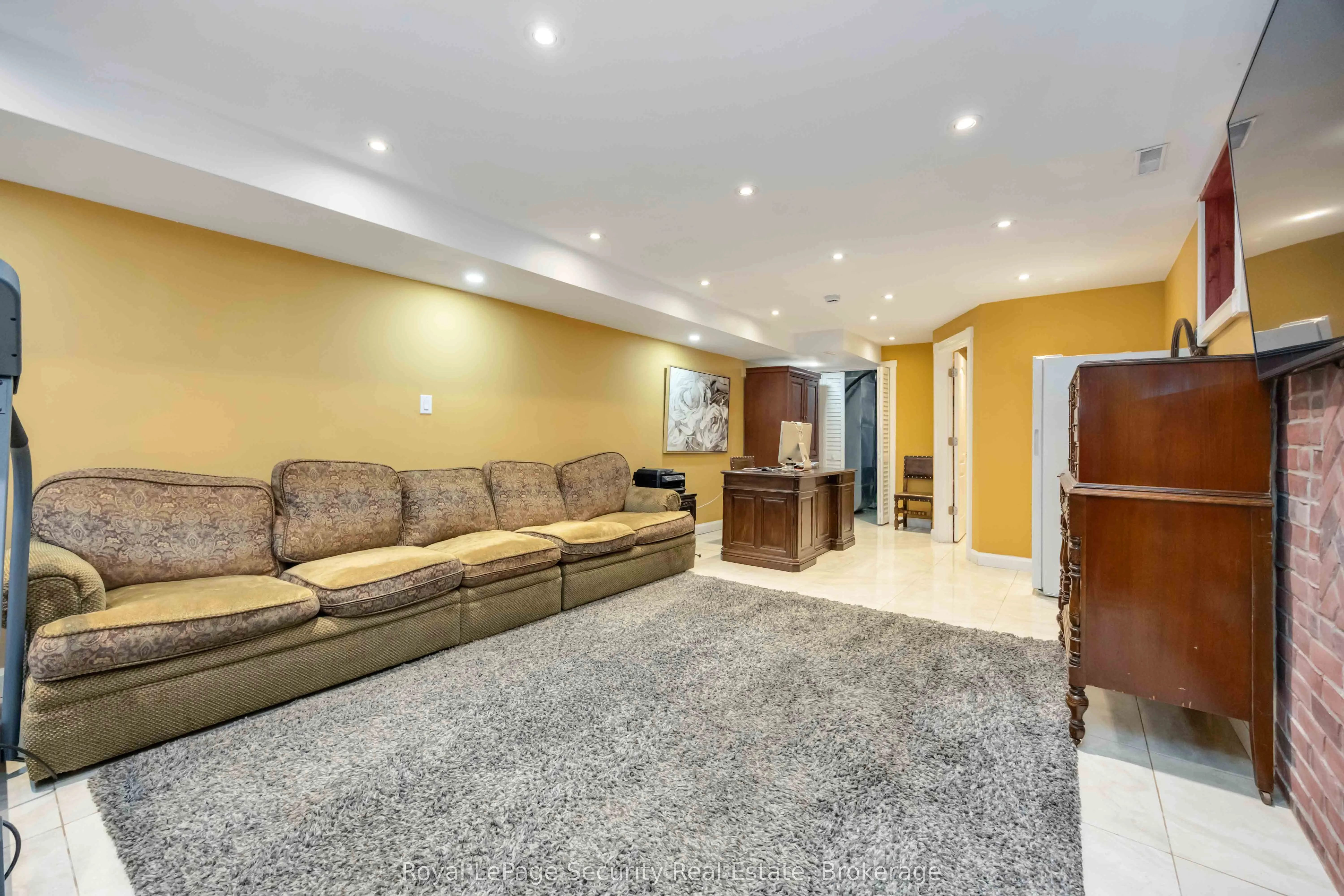 154 Caledonia Road