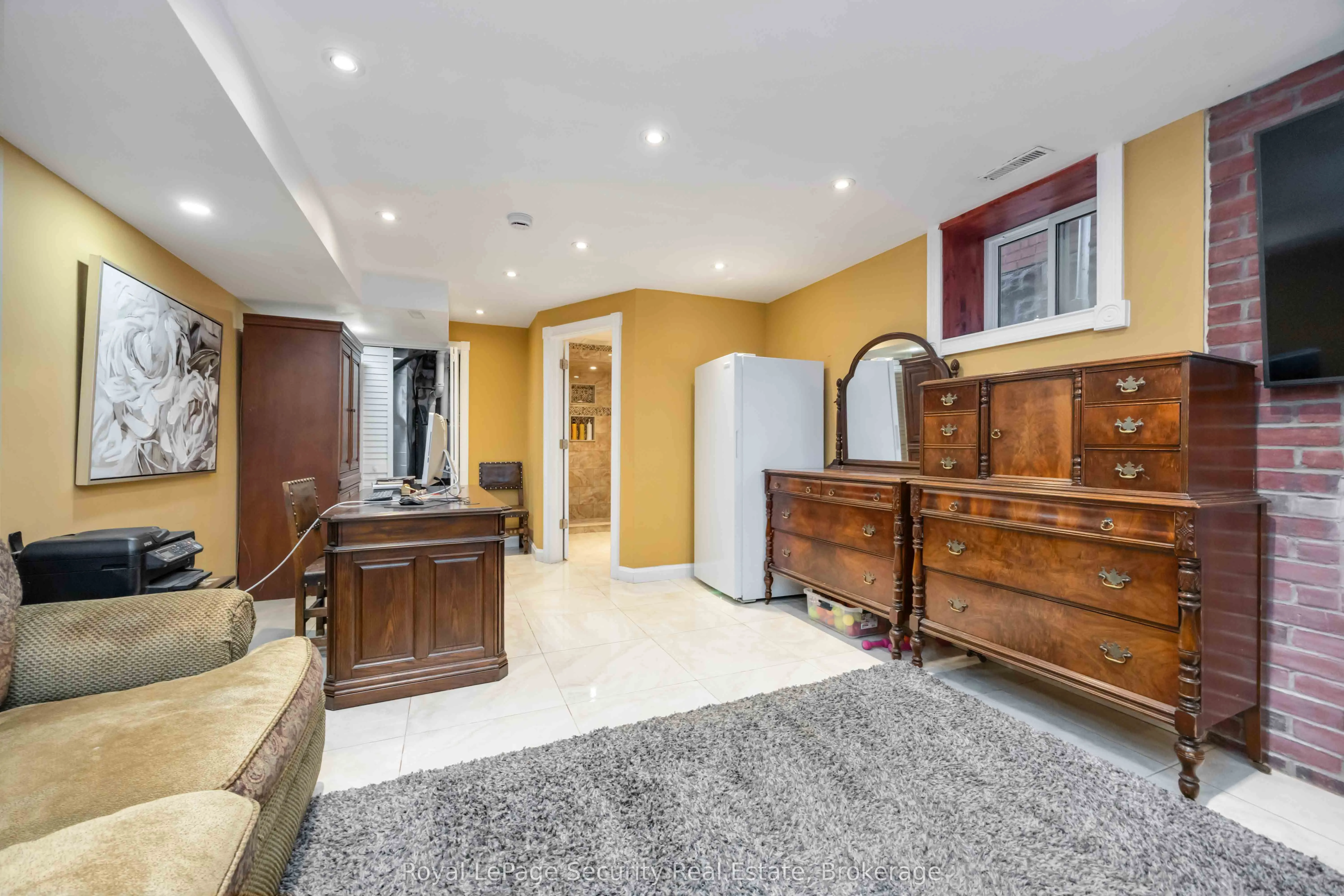 154 Caledonia Road
