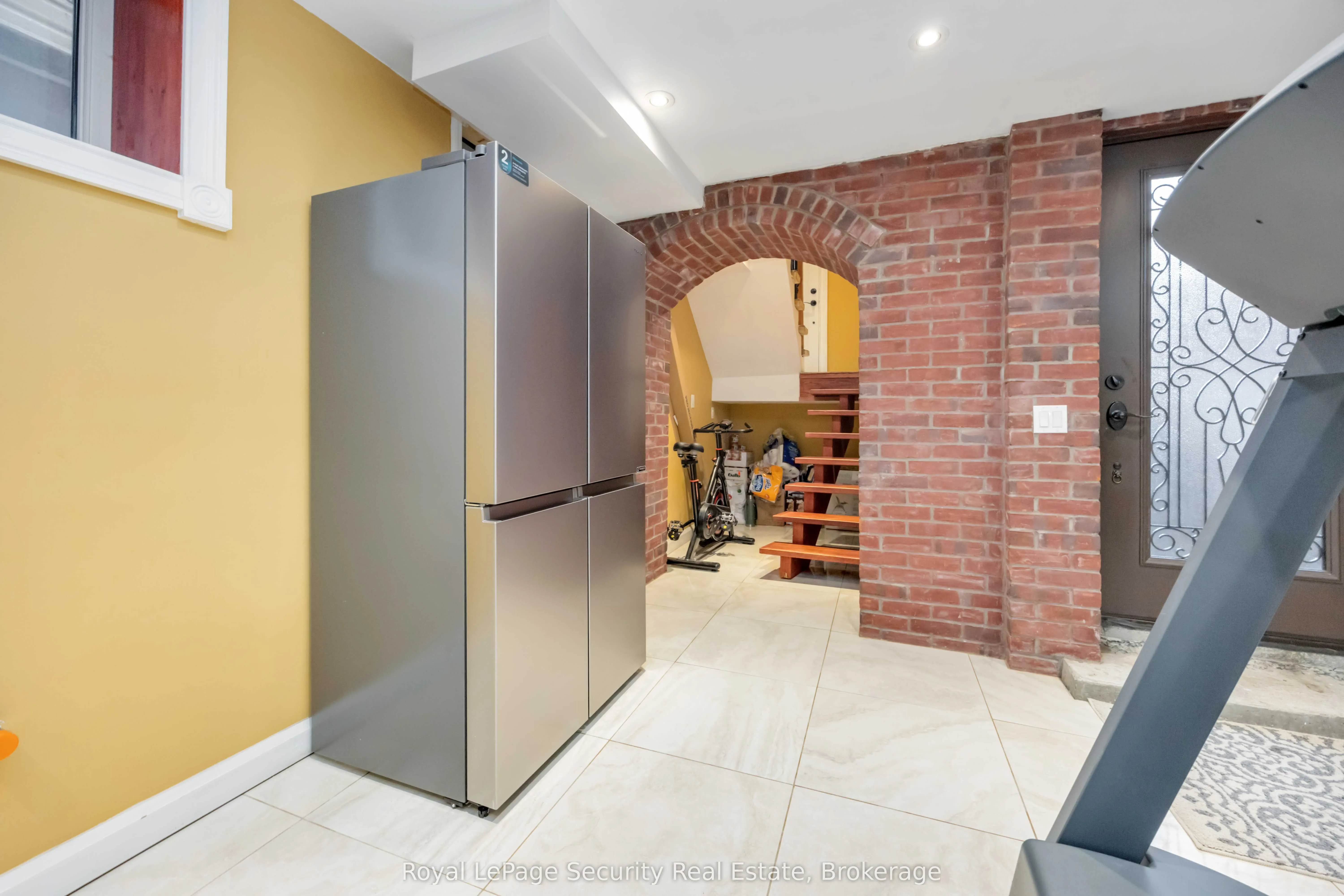 154 Caledonia Road