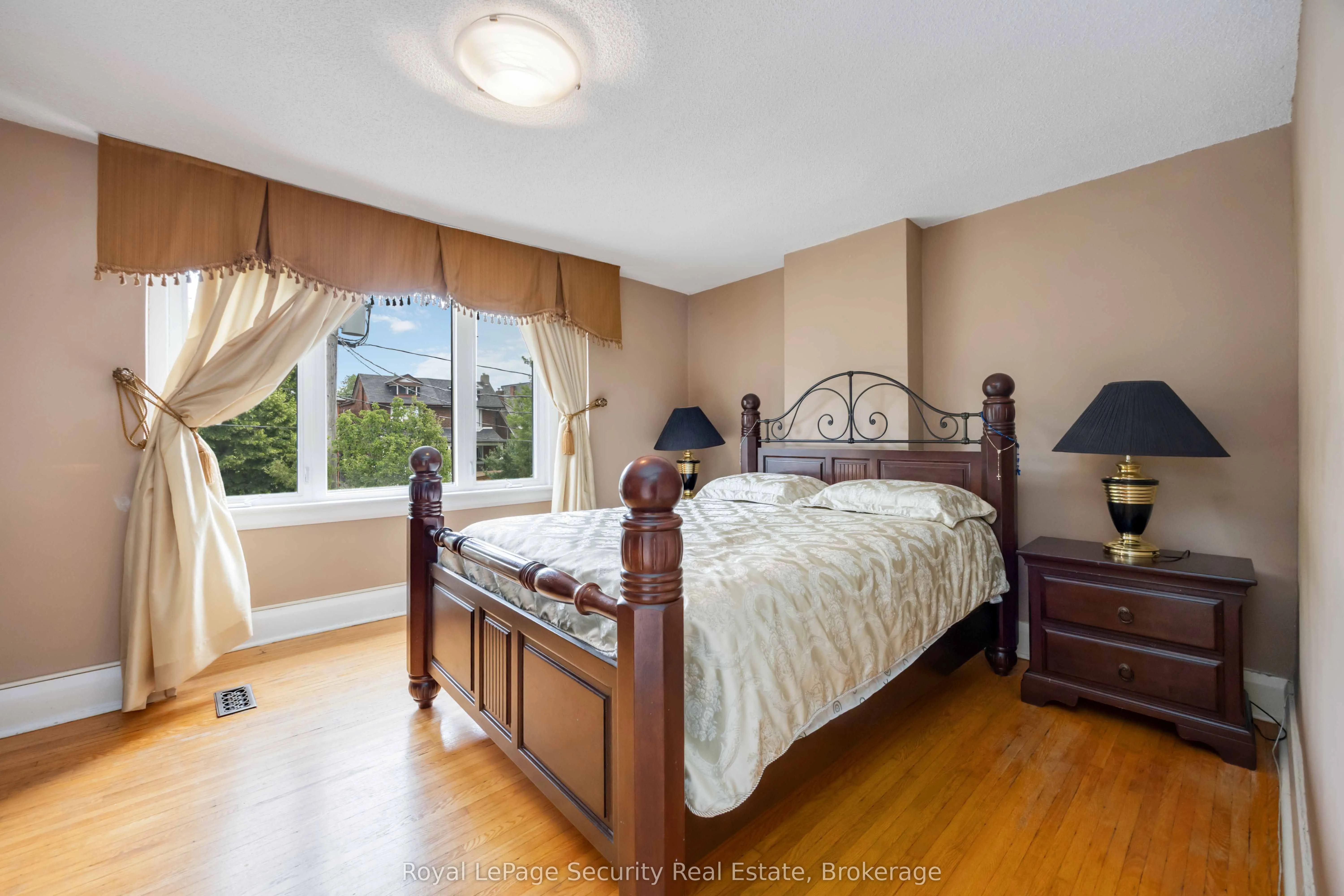 154 Caledonia Road