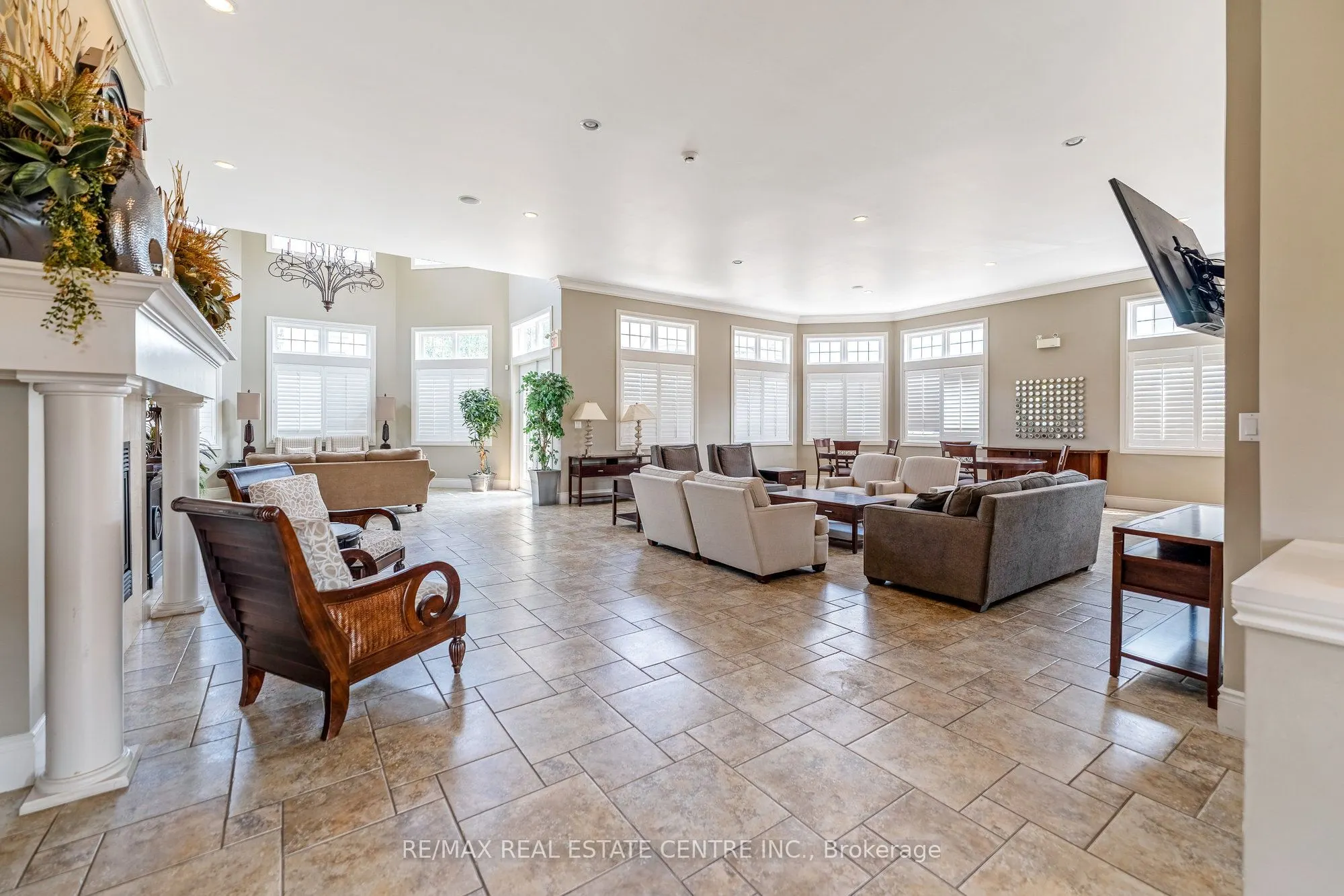 1360 Main Street E, #304