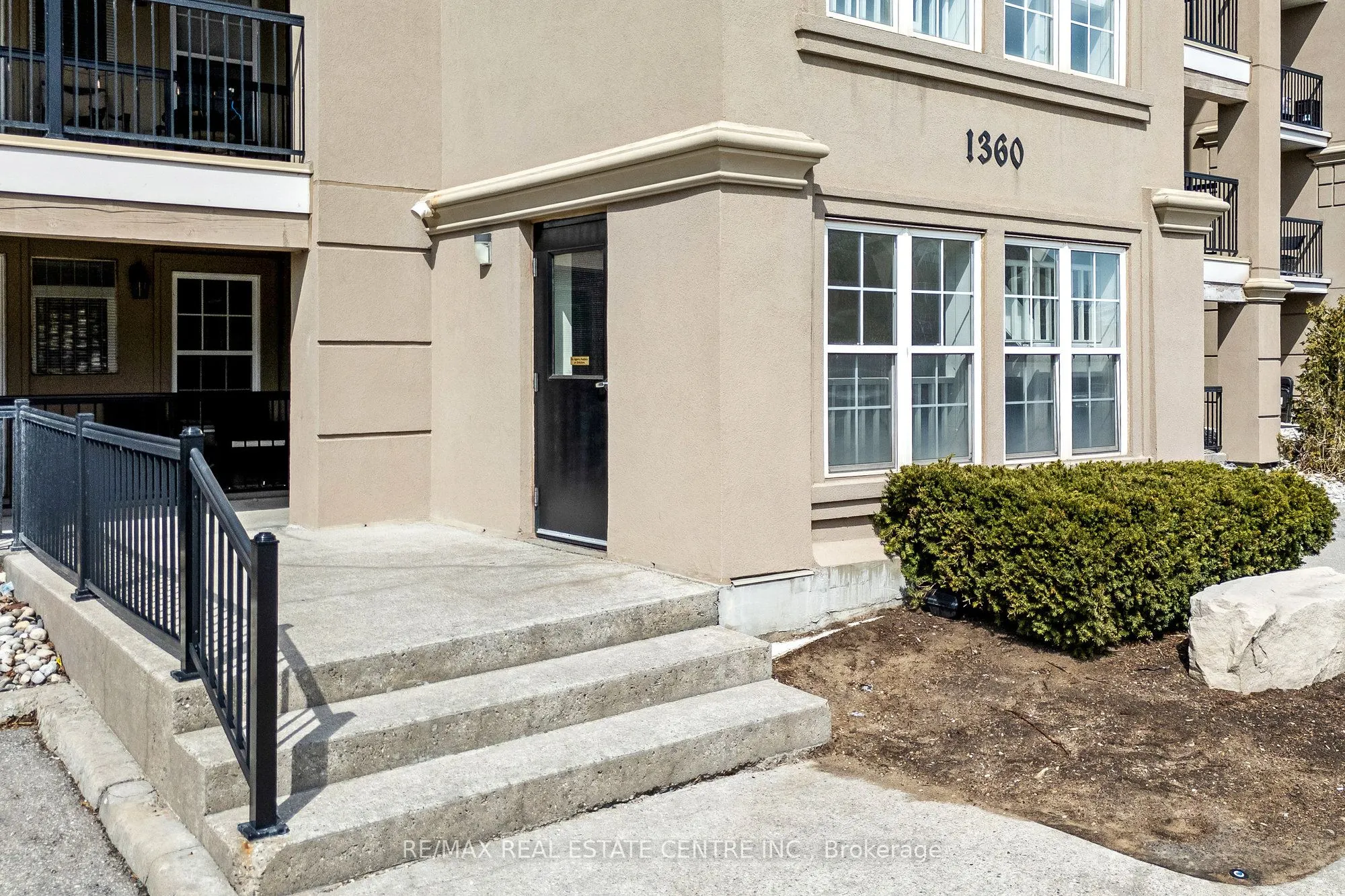1360 Main Street E, #304