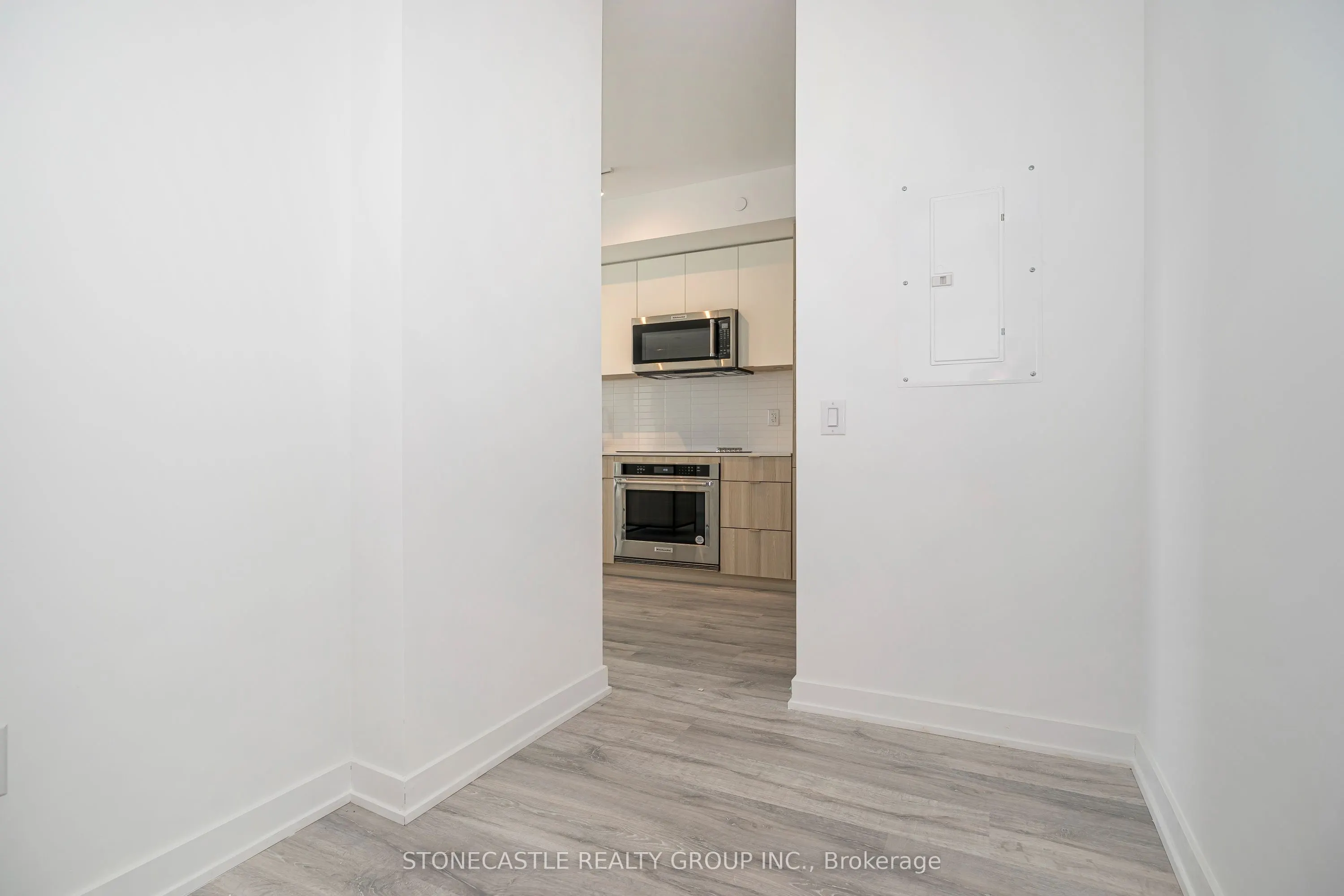 220 Missinnihe Way, #906