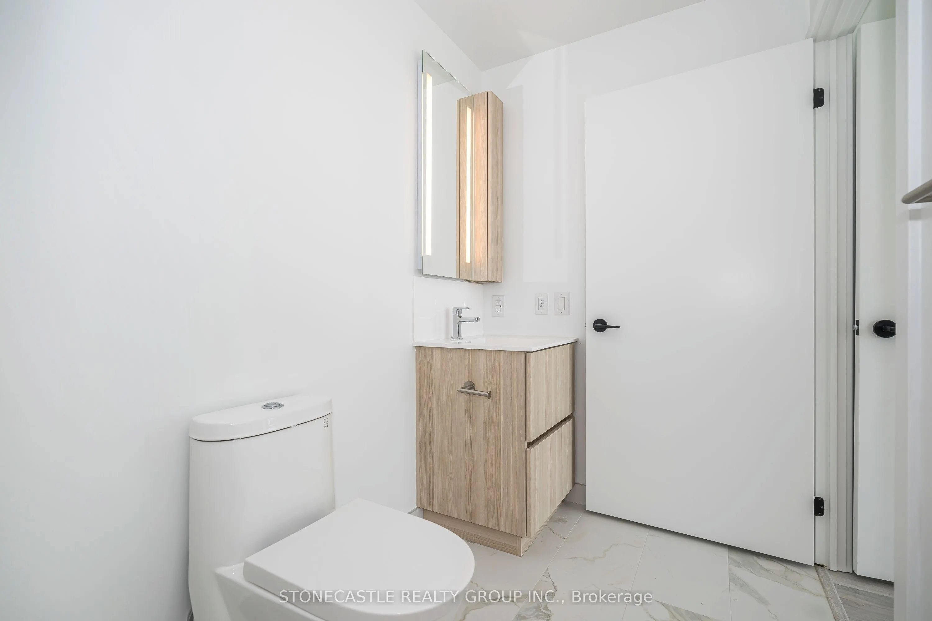 220 Missinnihe Way, #906