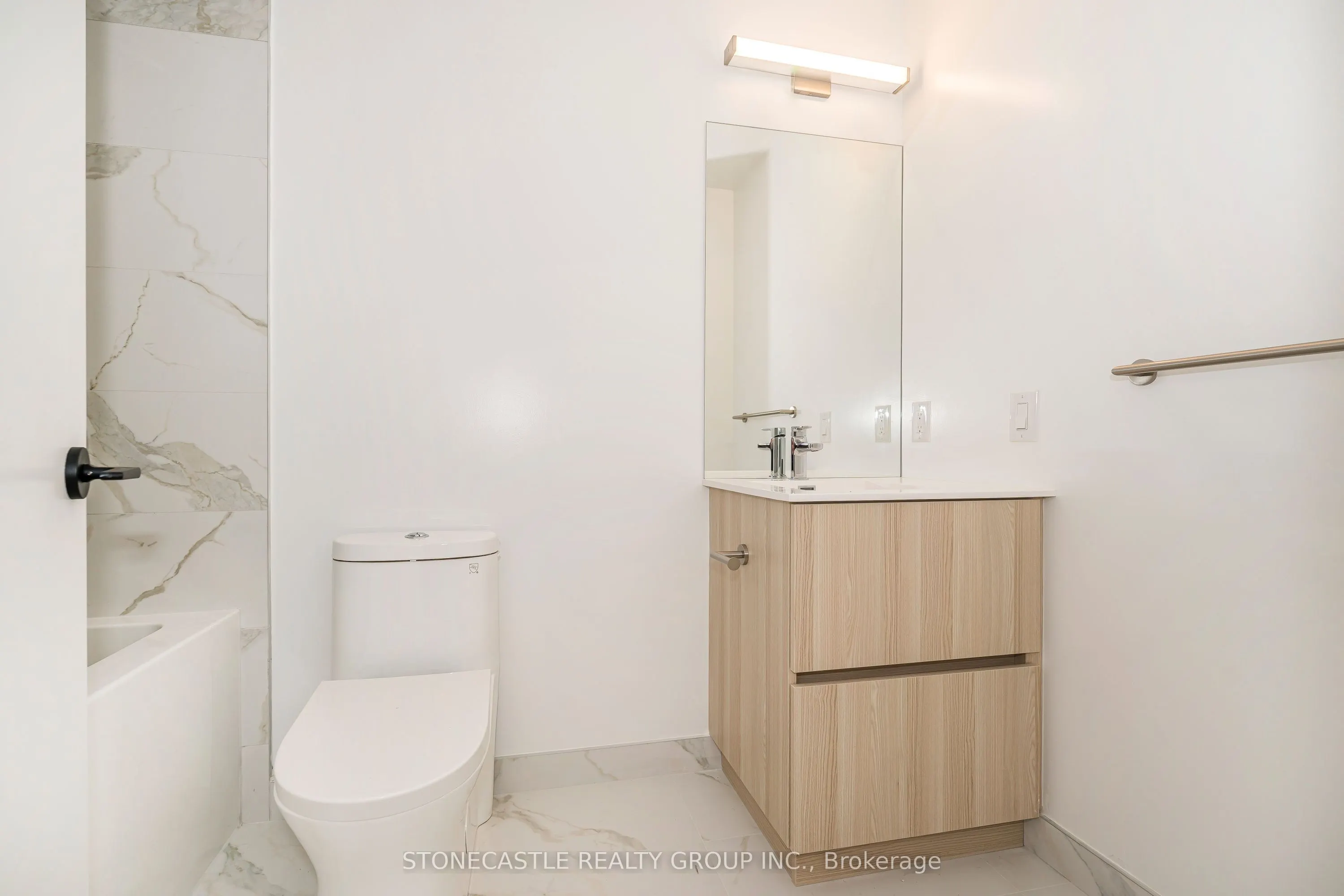 220 Missinnihe Way, #906