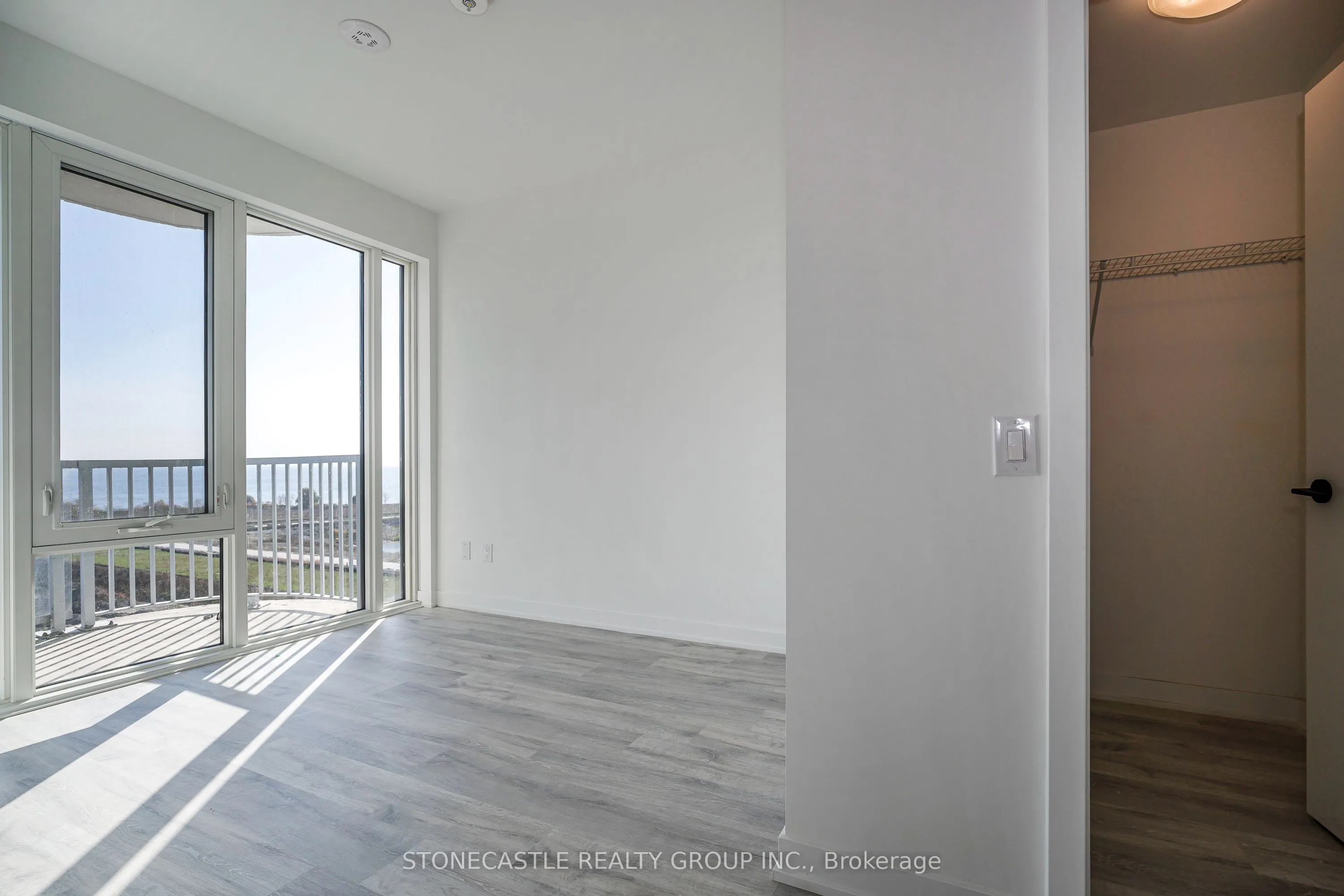 220 Missinnihe Way, #906