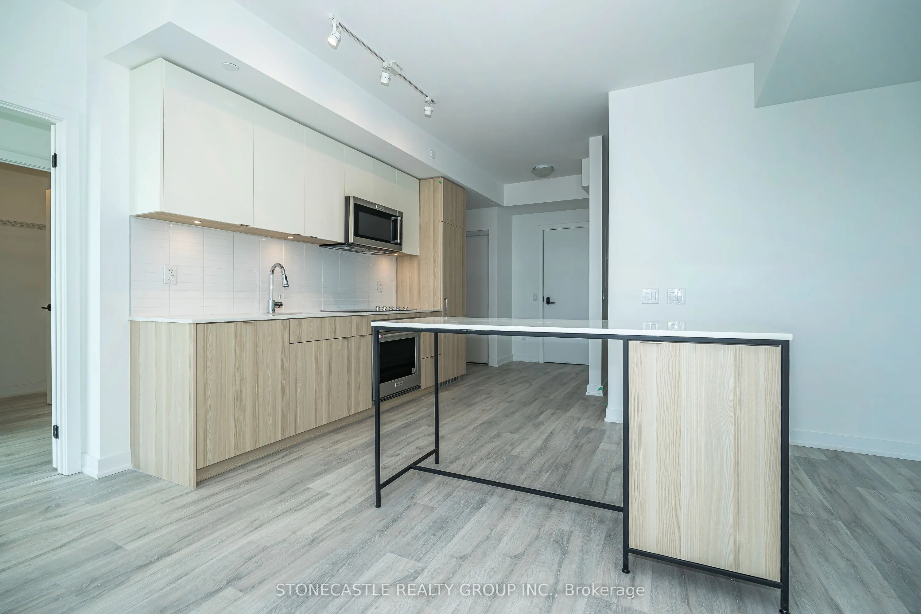 220 Missinnihe Way, #906
