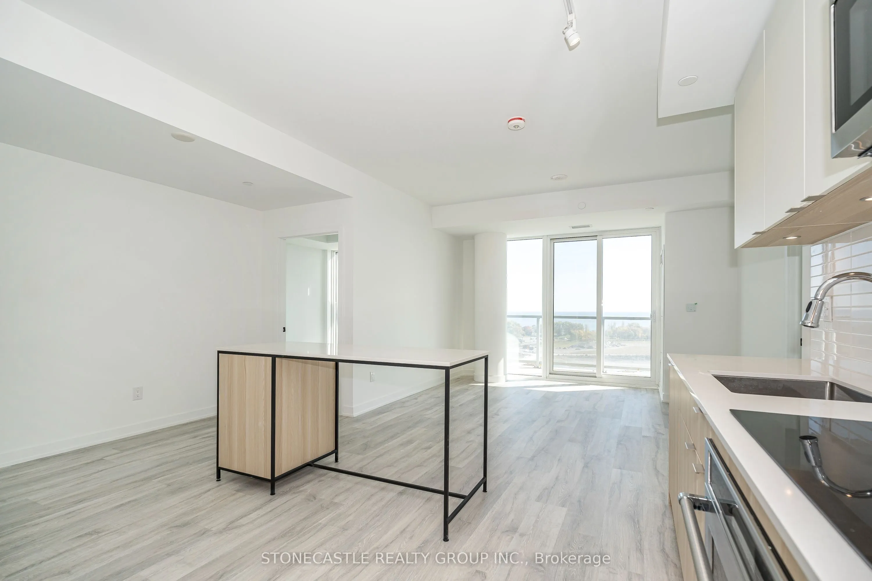 220 Missinnihe Way, #906