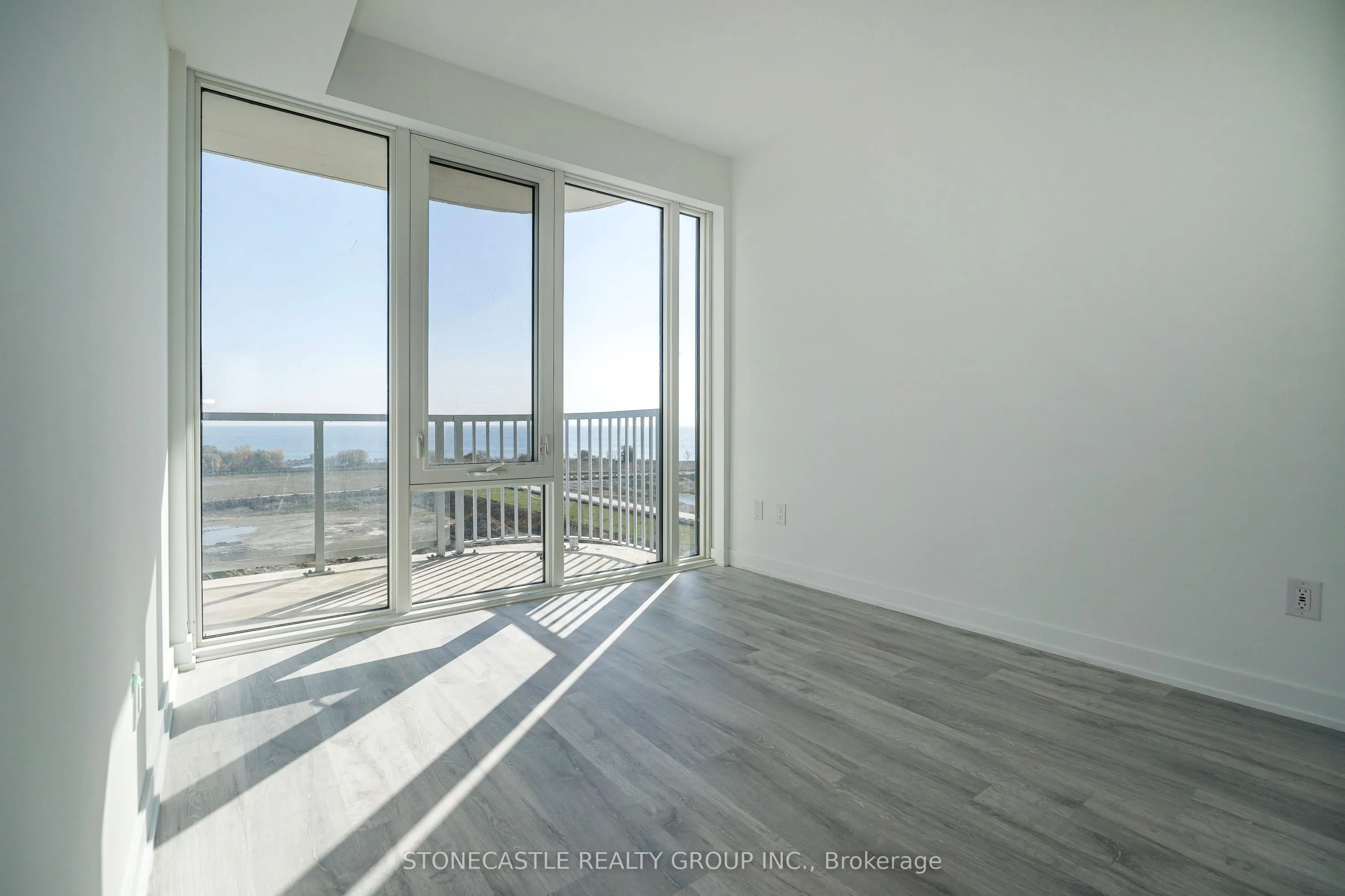 220 Missinnihe Way, #906