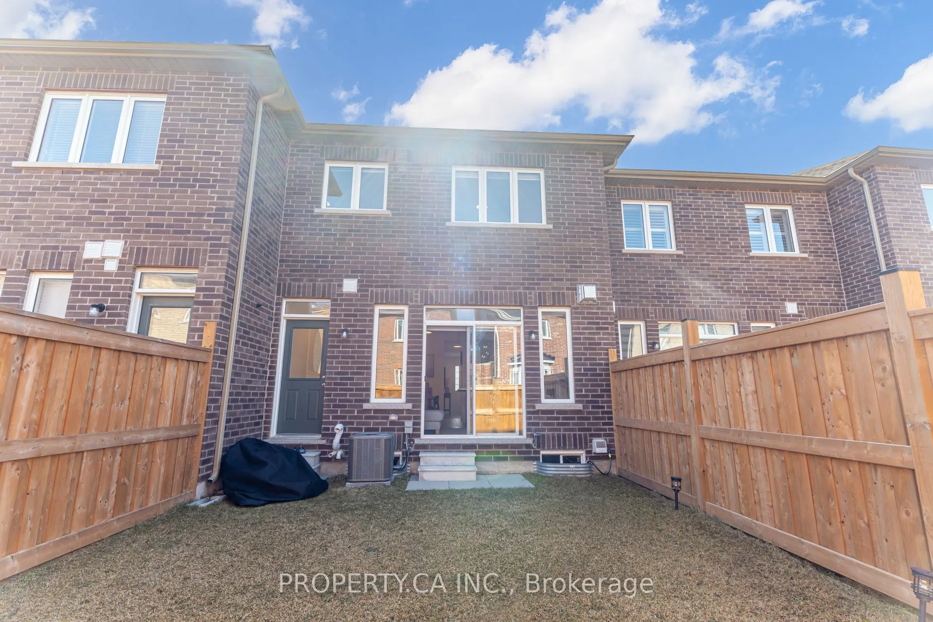 29 Benhurst Crescent