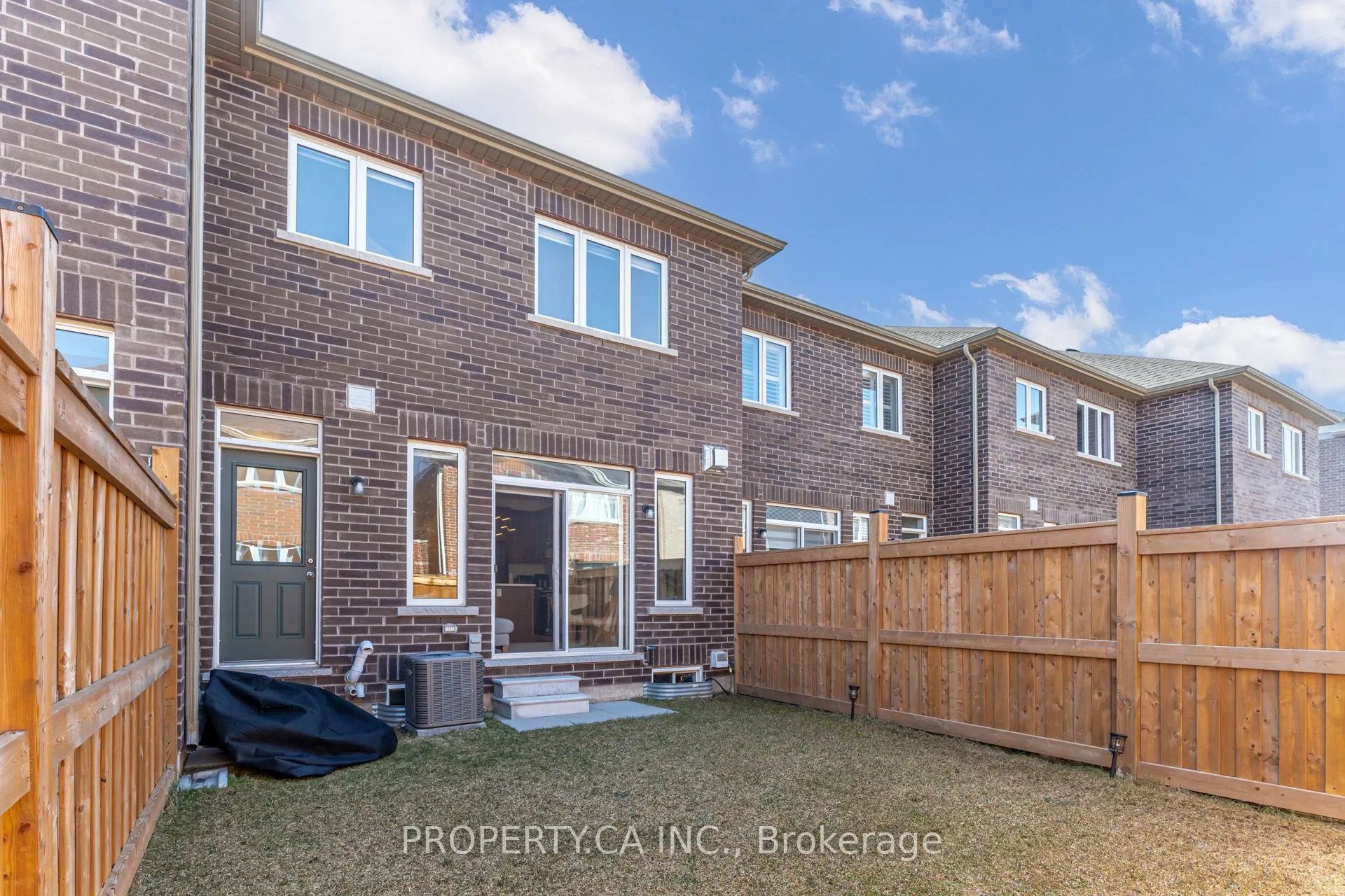 29 Benhurst Crescent