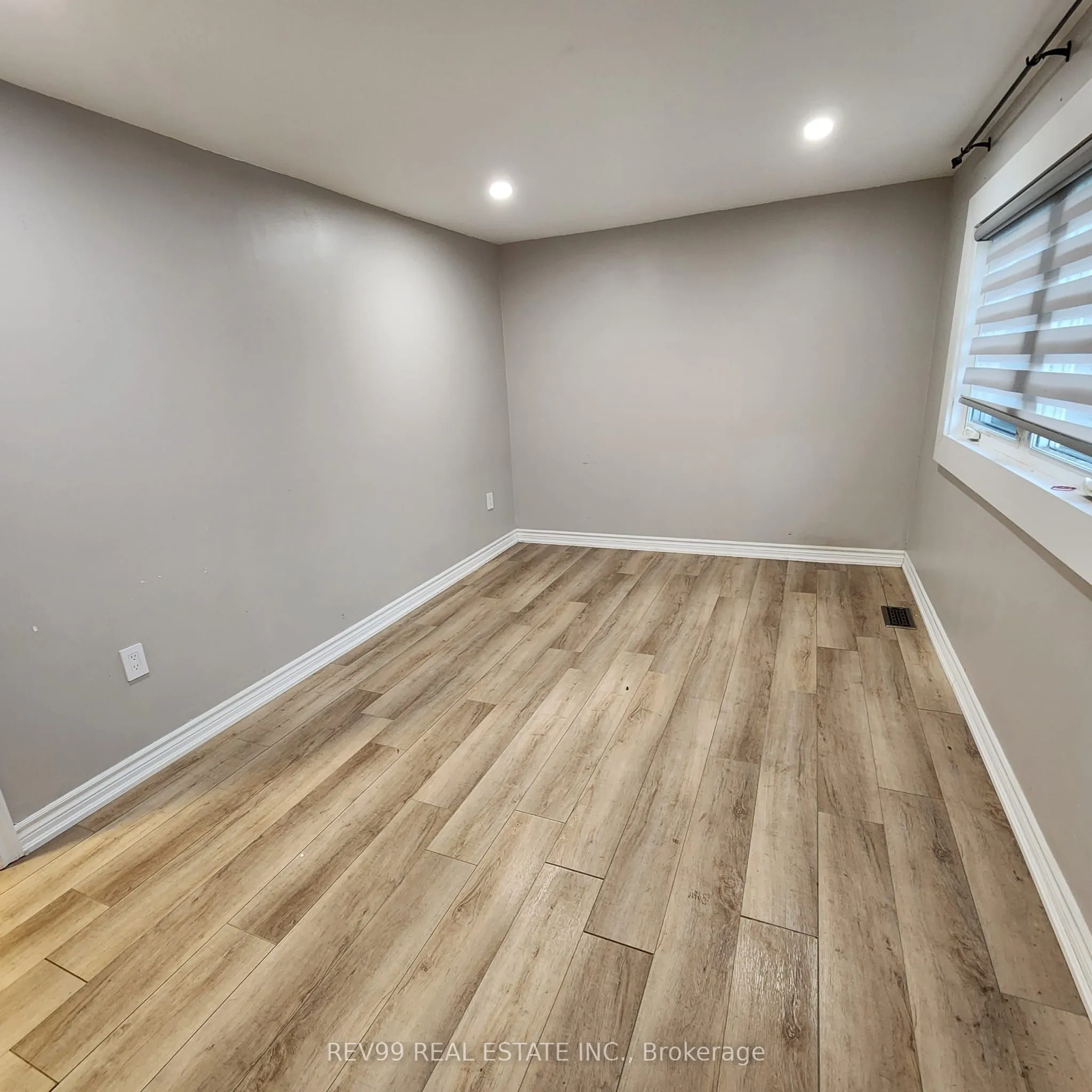 526 Guelph Street, #Upper
