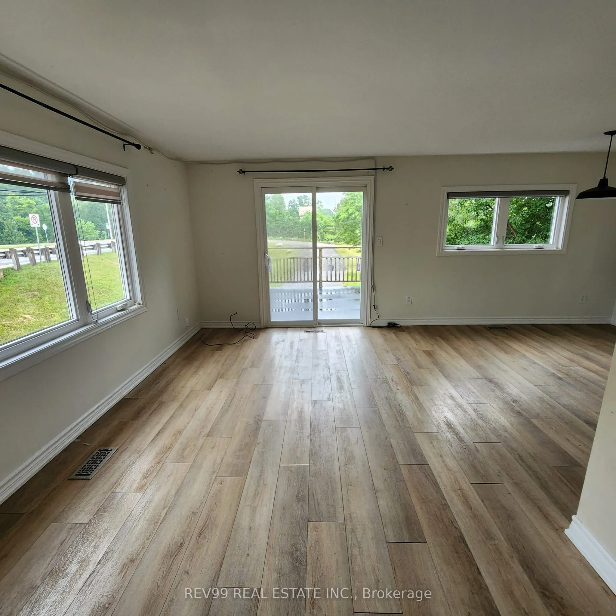 526 Guelph Street, #Upper