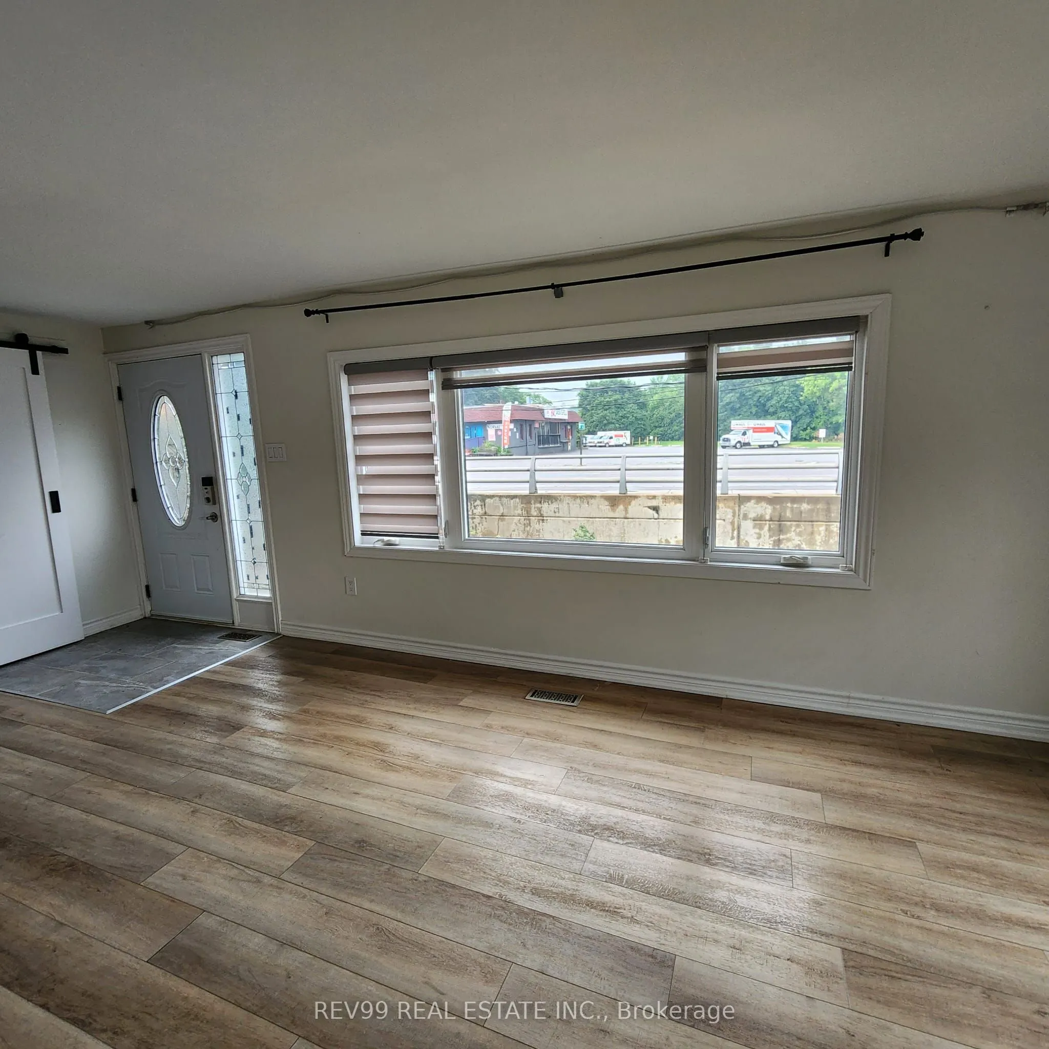 526 Guelph Street, #Upper