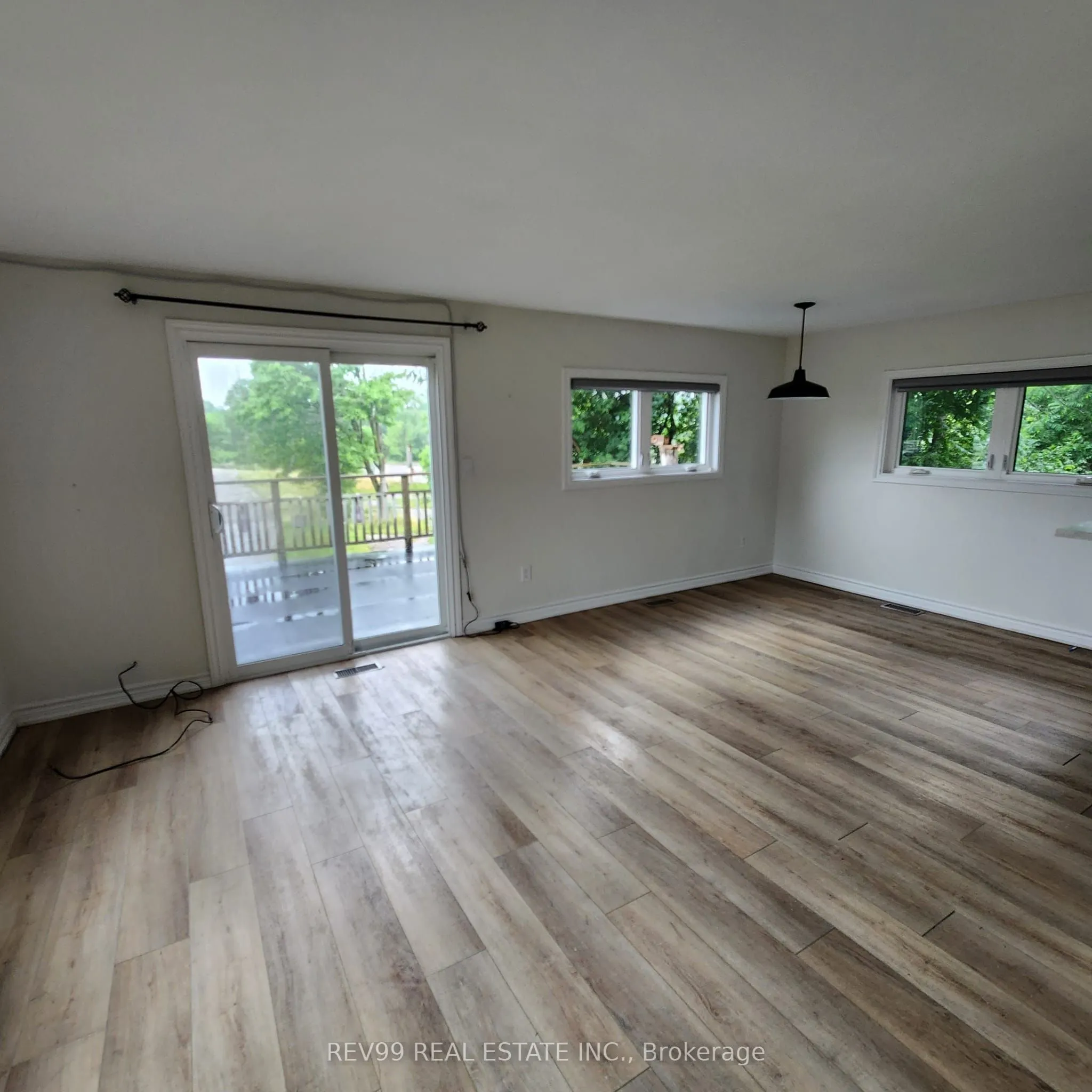 526 Guelph Street, #Upper