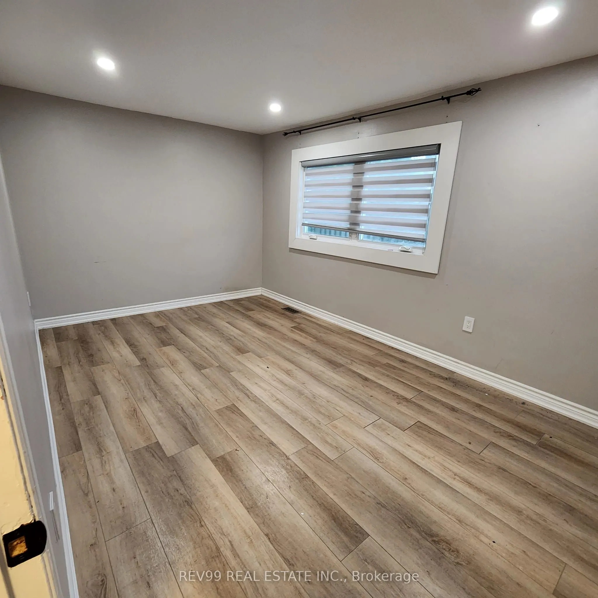 526 Guelph Street, #Upper