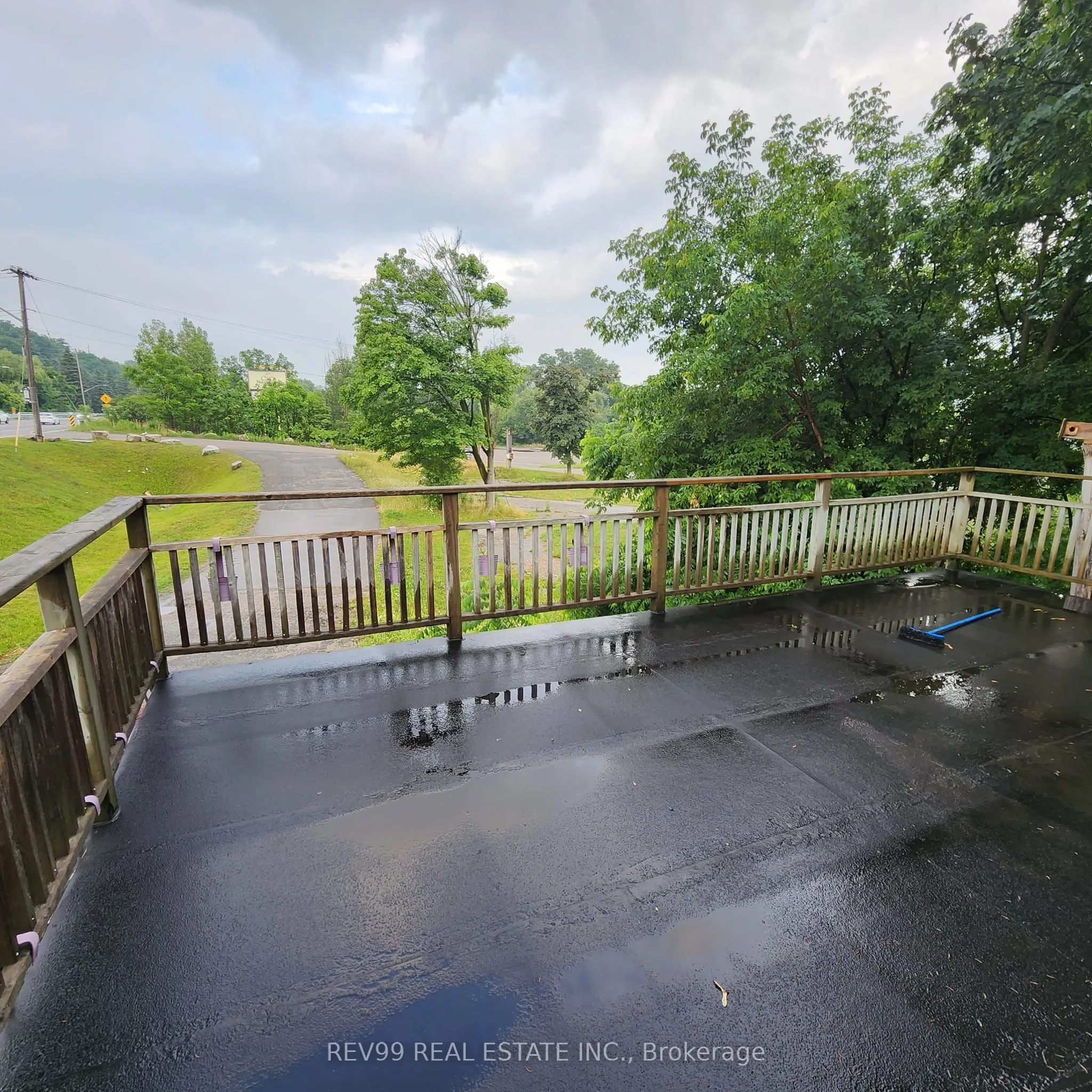 526 Guelph Street, #Upper