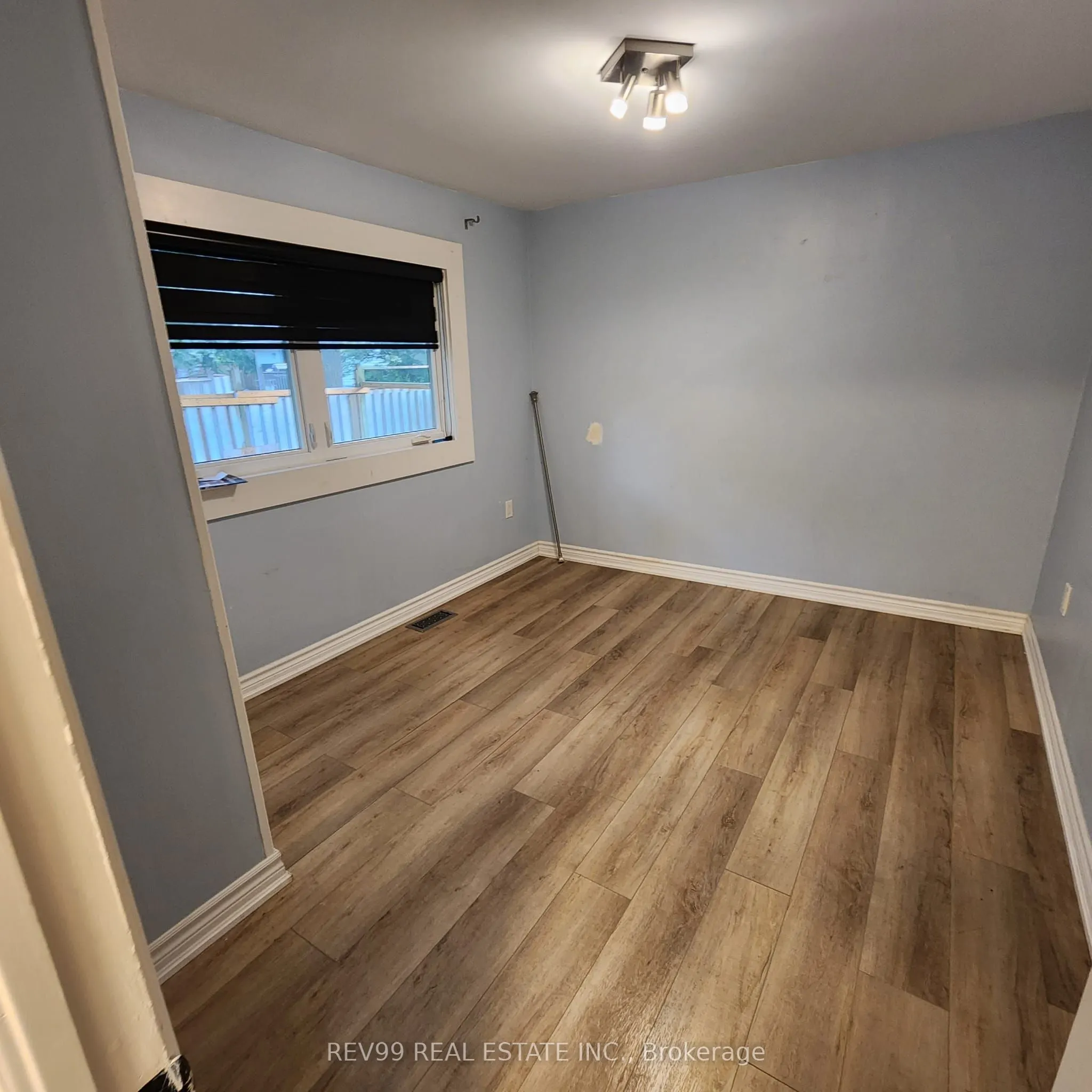 526 Guelph Street, #Upper